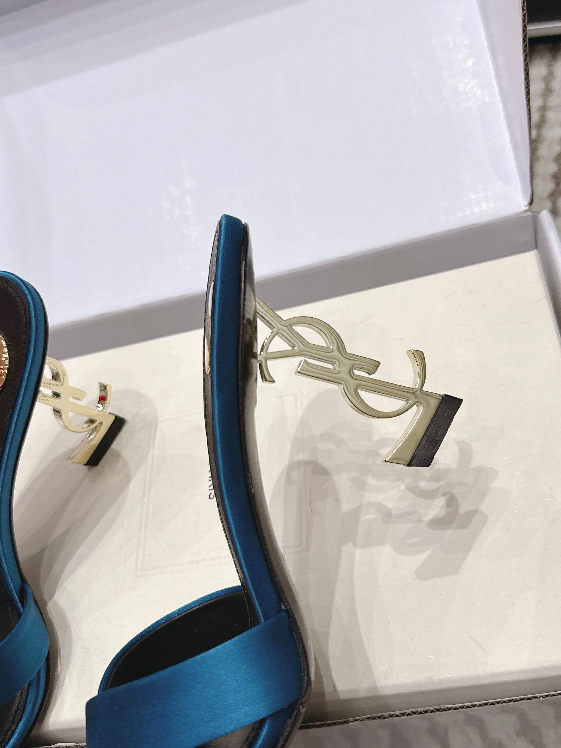 YSL 26ss High-Heeled Mules 85 Blue Black Satin Leather 660670