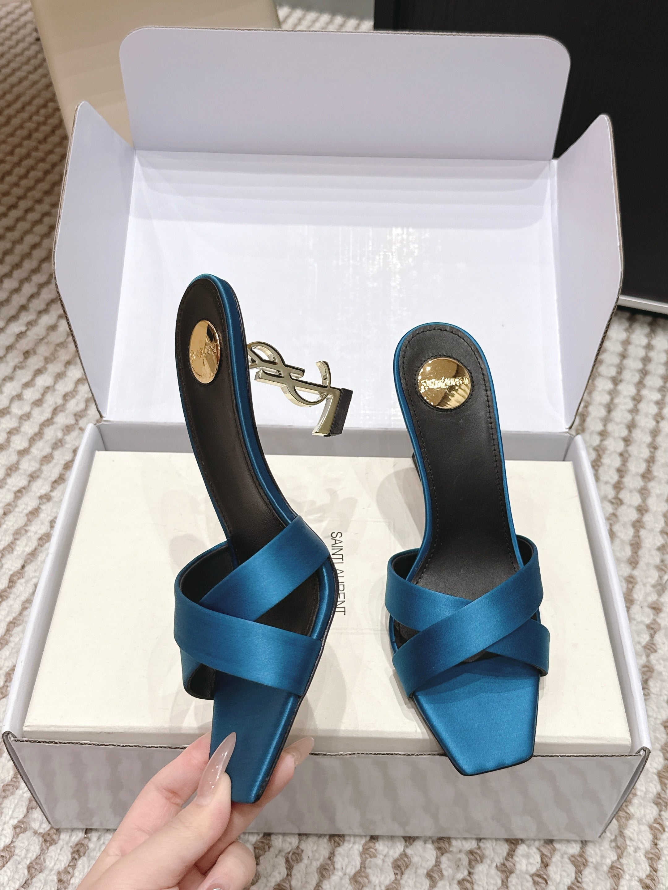 YSL 26ss High-Heeled Mules 85 Blue Black Satin Leather 660670