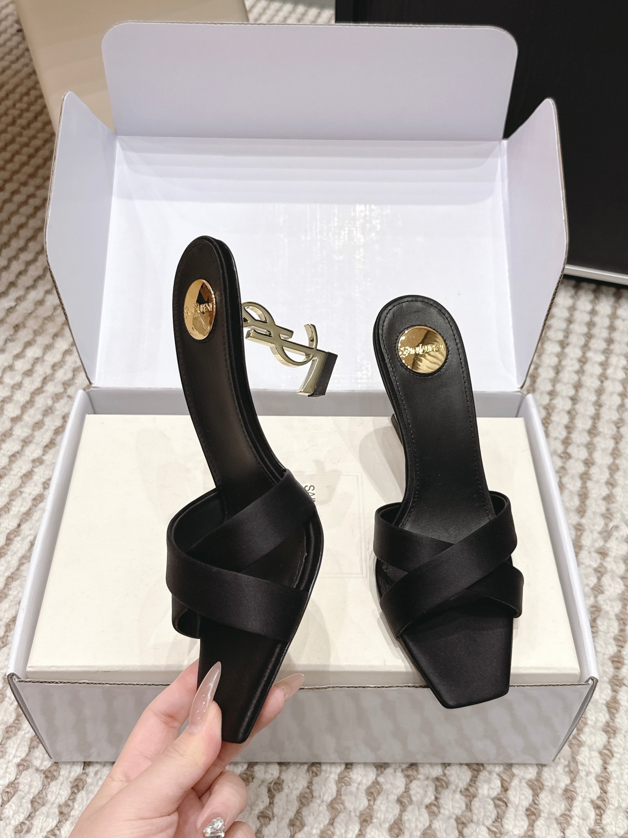 YSL 26ss High-Heeled Mules 85 Black Satin Leather 660672