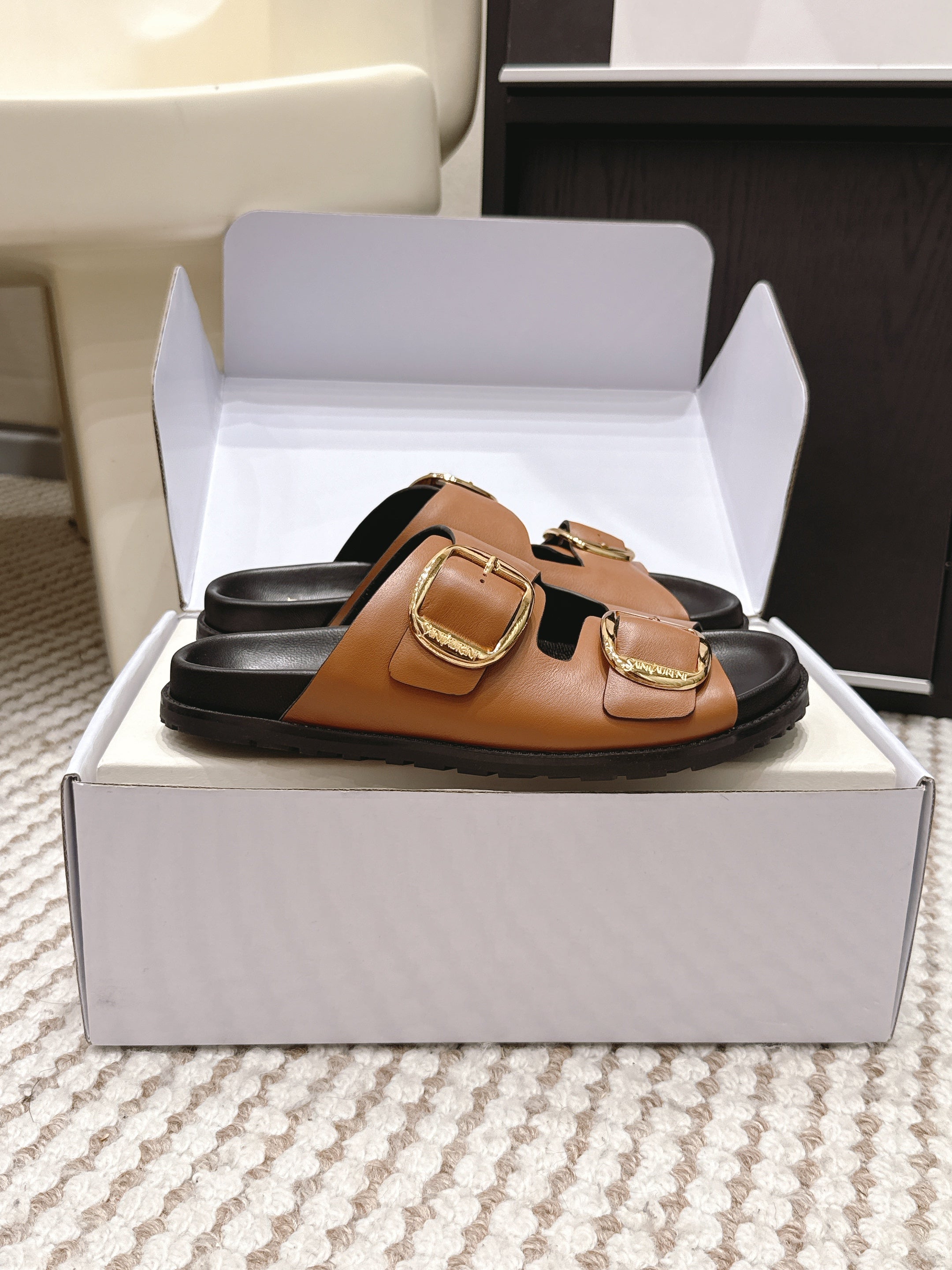 YSL 26ss Platform Slippers Camel Brown Black Sheepskin Gold Buckle 663206