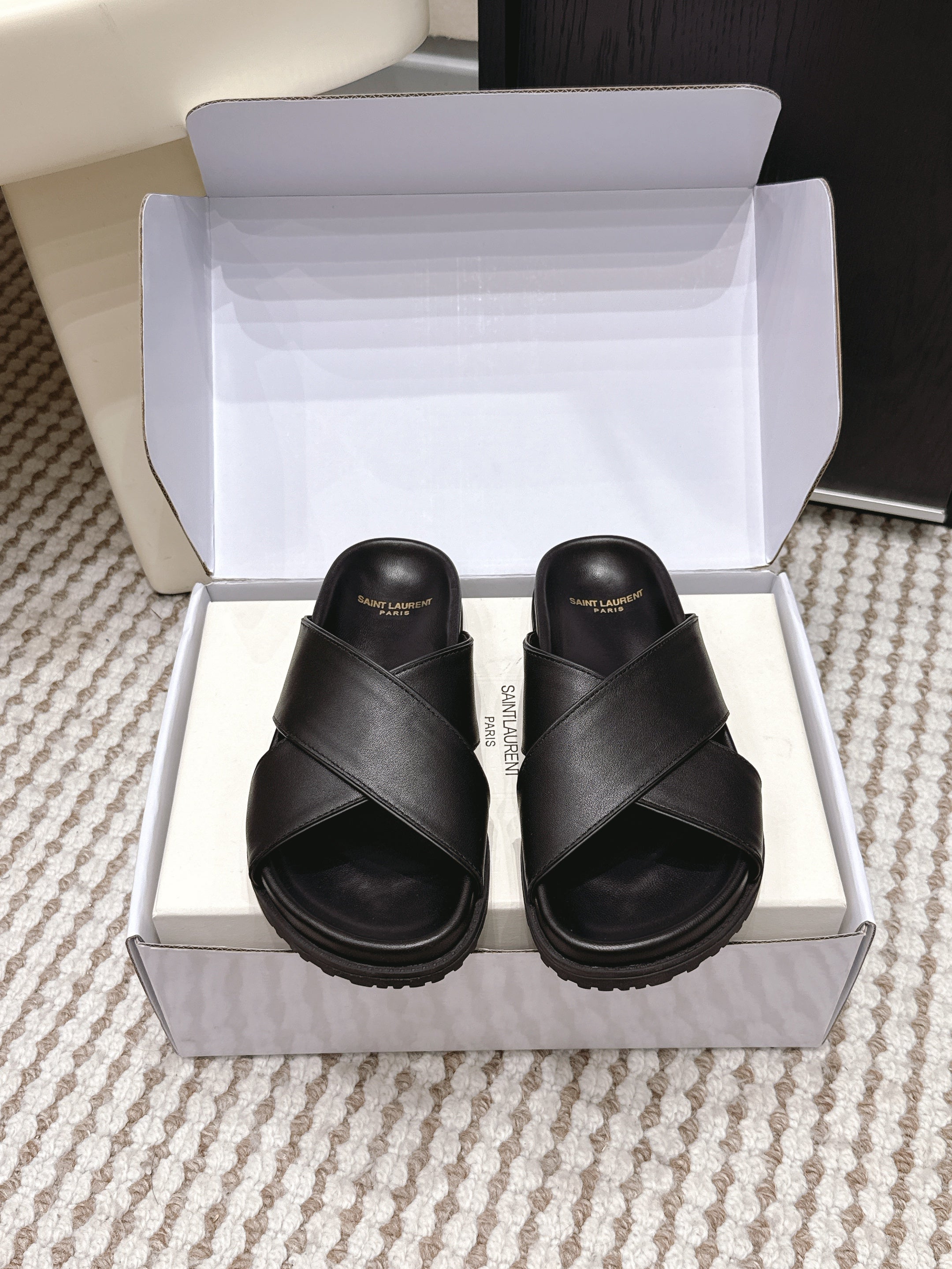 YSL 26ss Platform Slippers Black Sheepskin 663213