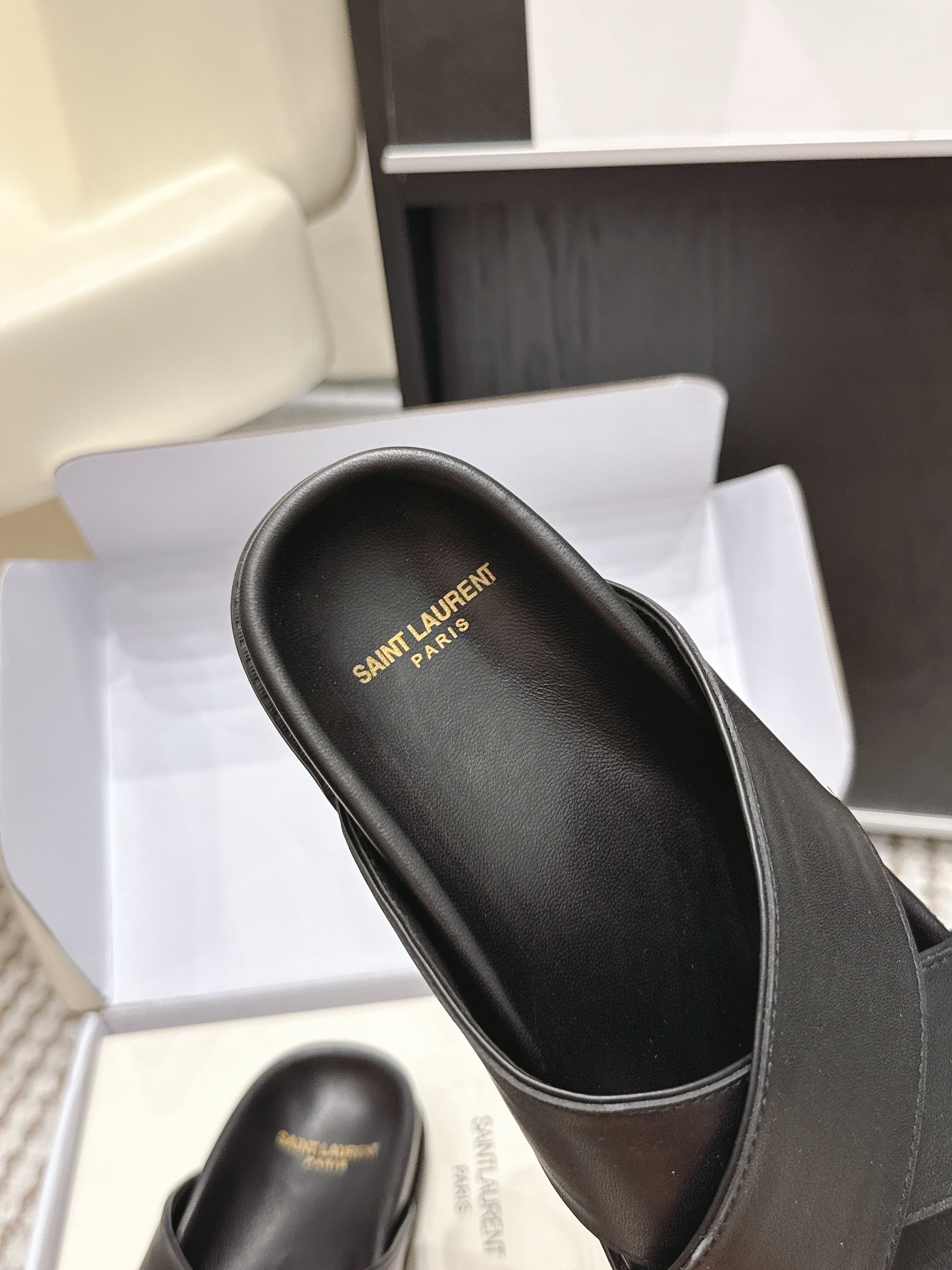 YSL 26ss Platform Slippers Black Sheepskin 663213