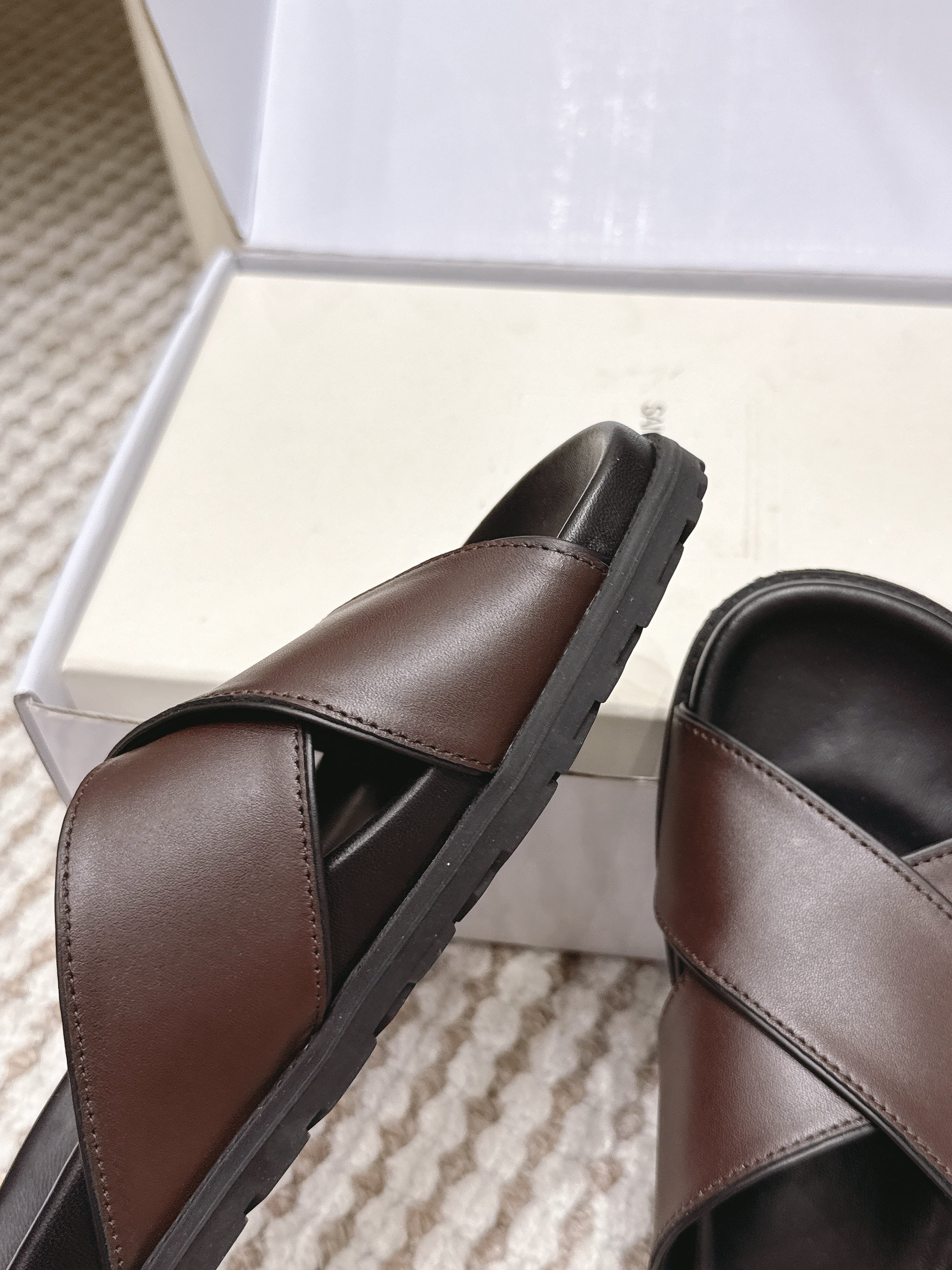 YSL 26ss Platform Slippers Dark Brown Sheepskin 663214