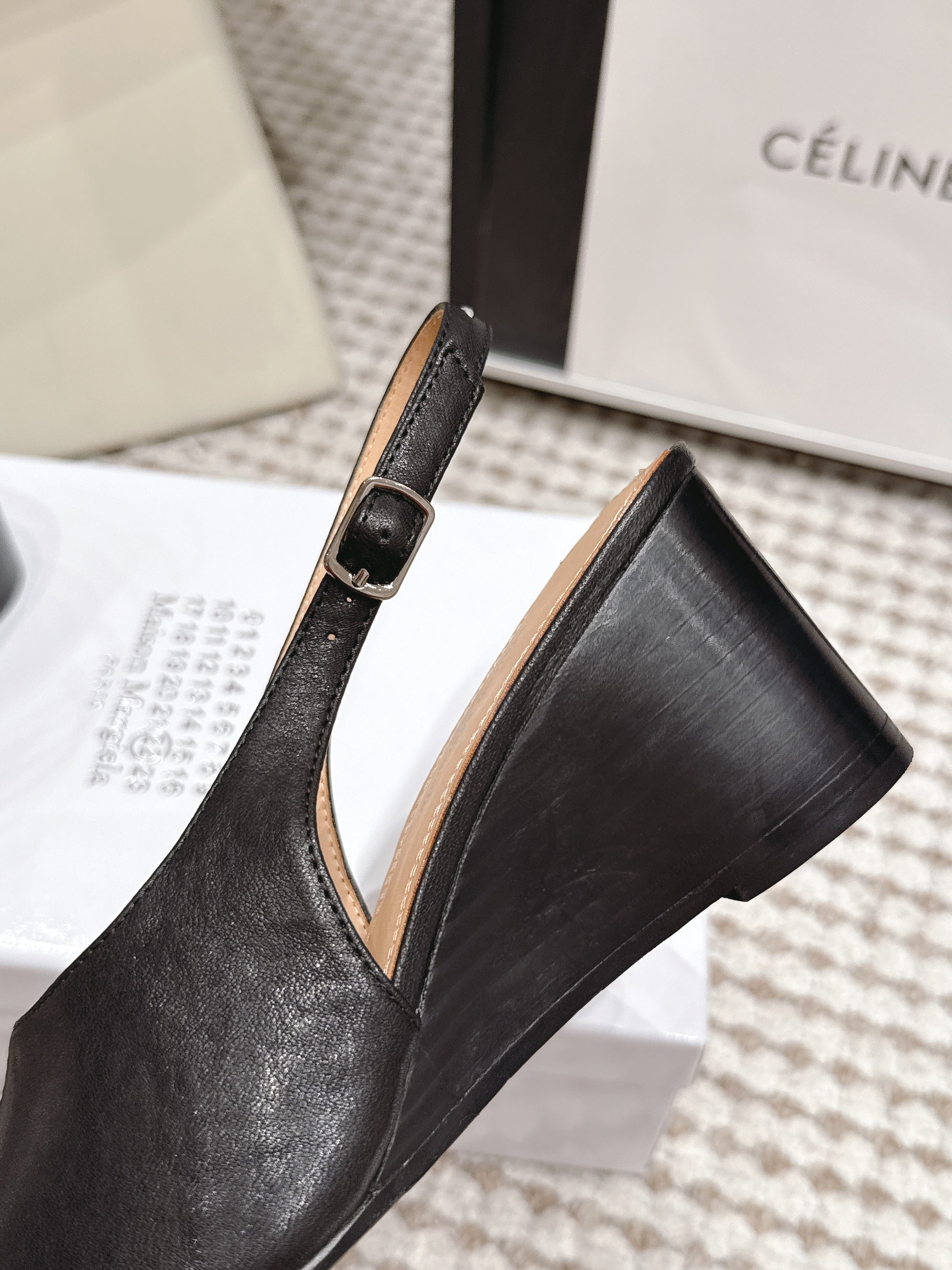 Maison Margiela 2026 Tabi Wedge Slingback 70mm Leather 931059