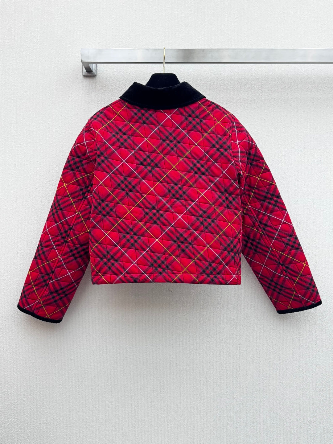 Burberry 25 Quilted Cropped Jacket Red Black Cotton