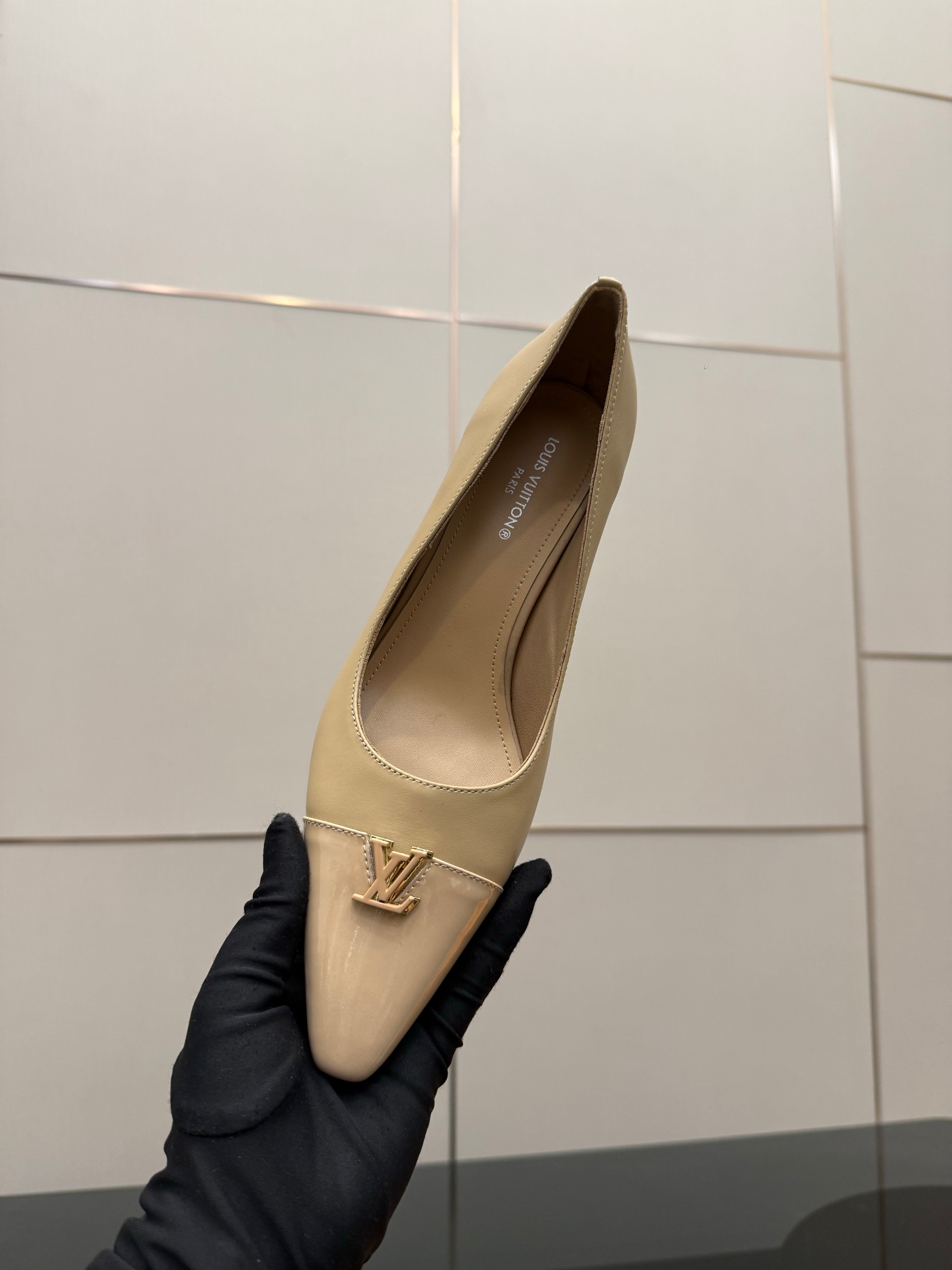 LV 26ss Heel Pump 55 Beige Patent Leather 629629