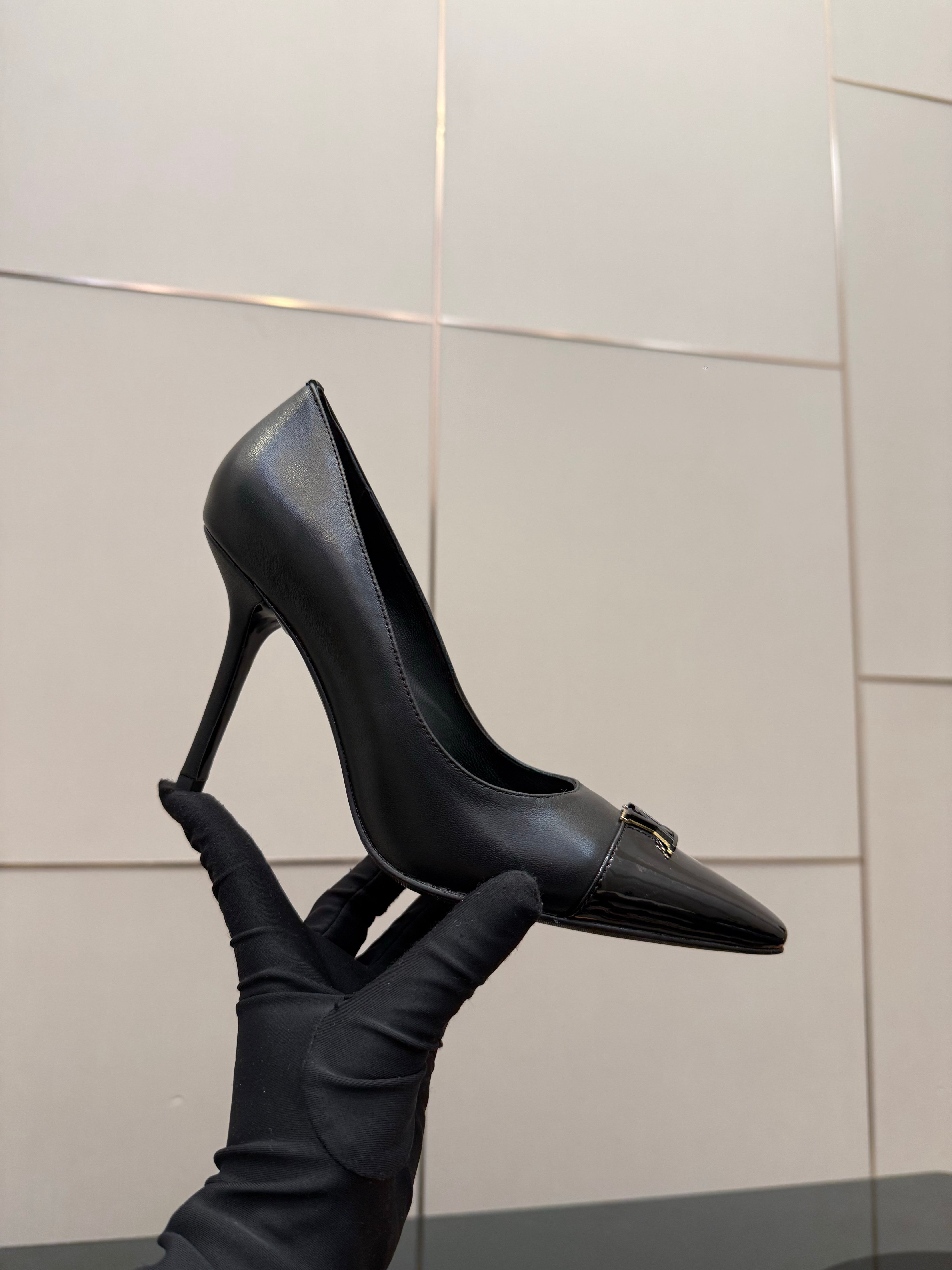 LV 26ss Heel Pump 90 Black Patent Leather 629630