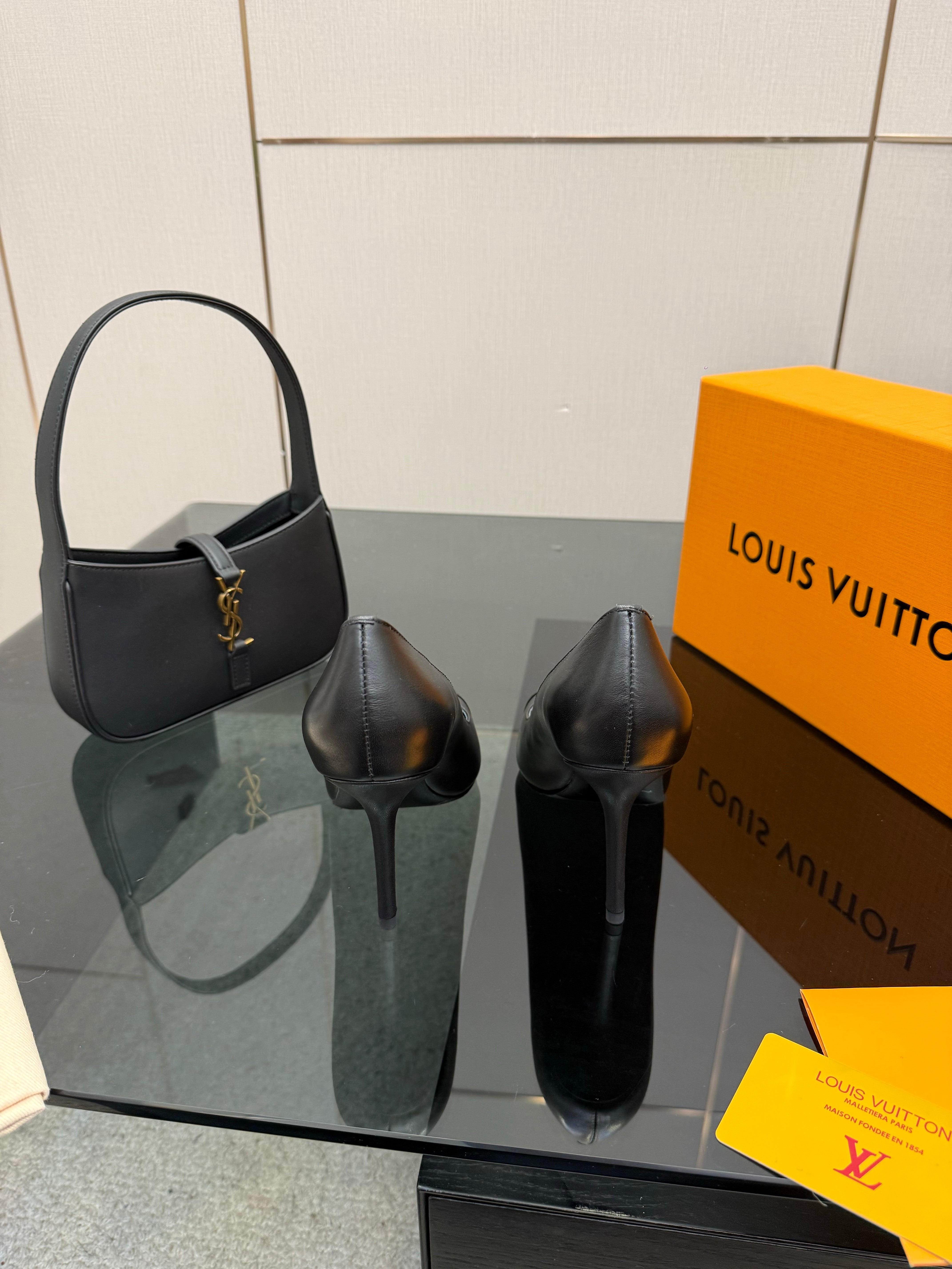 LV 26ss Heel Pump 90 Black Patent Leather 629630