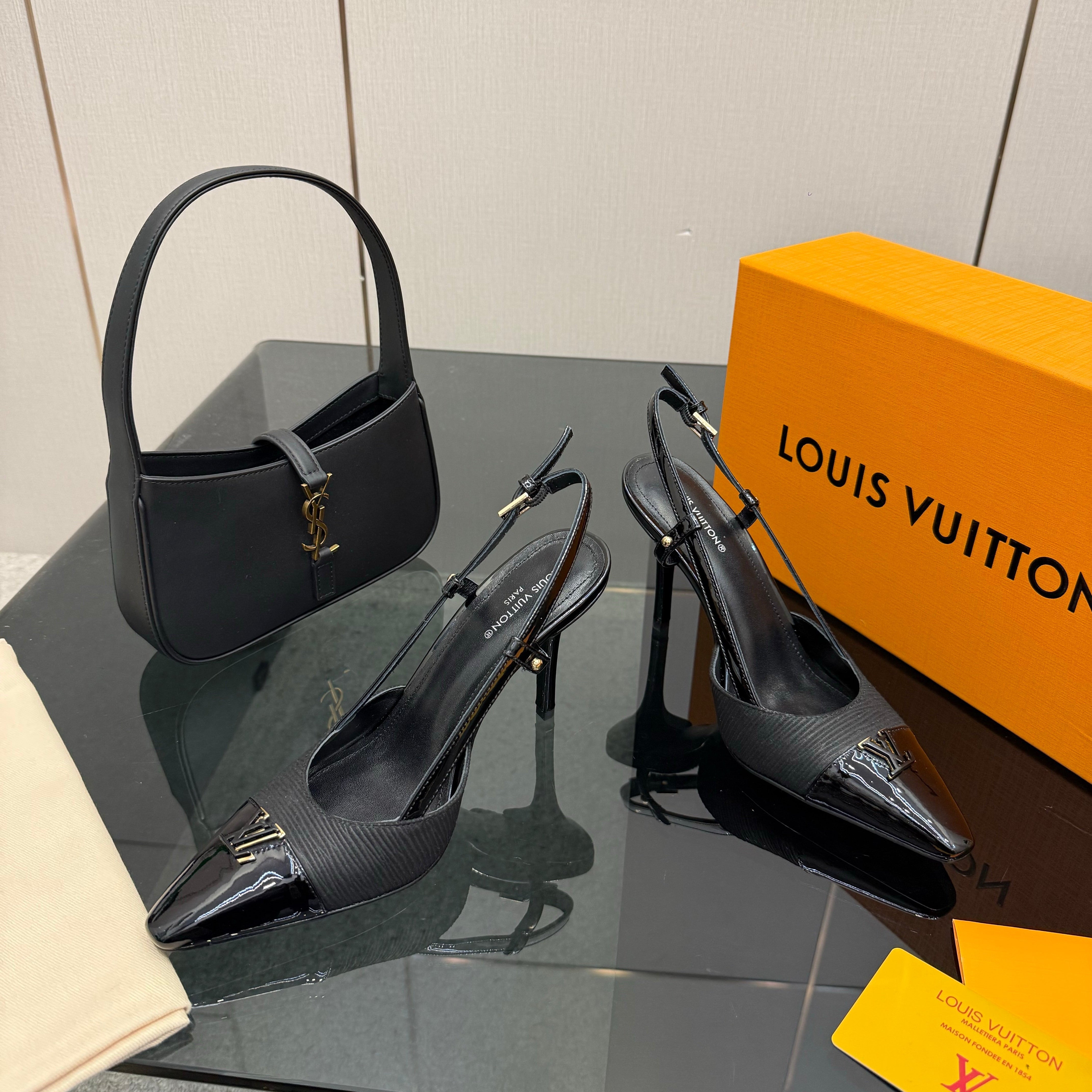LV 26ss Slingback 90 Black Patent Leather Suede 629642
