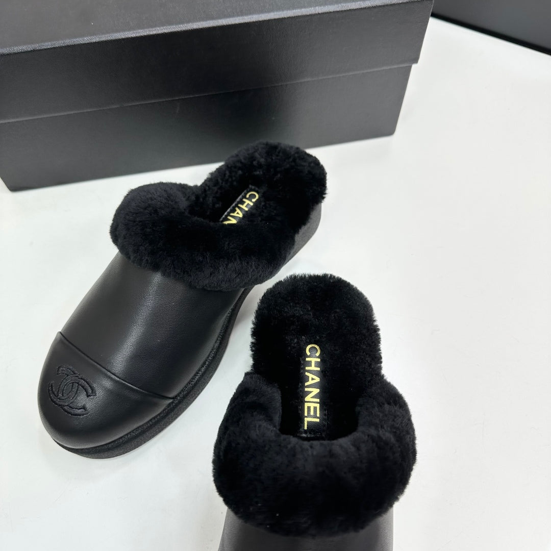 CC furry mule  black cowhide and wool 532573