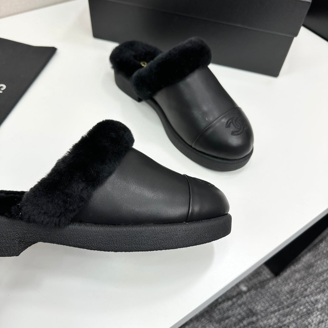 CC furry mule  black cowhide and wool 532573