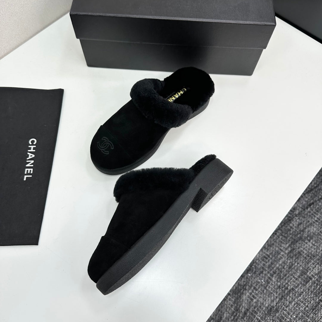 CC furry mule black suede and wool 532575