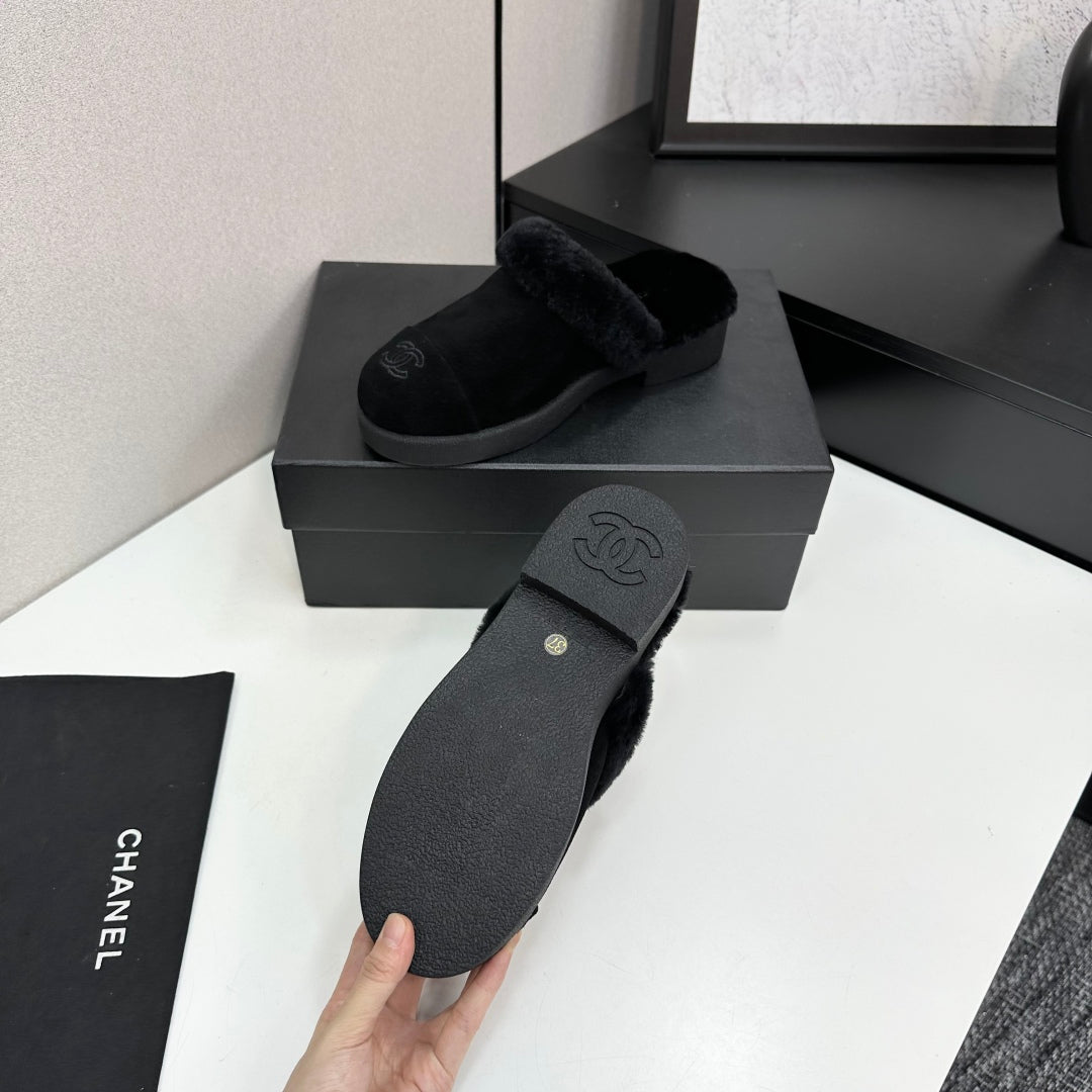 CC furry mule black suede and wool 532575