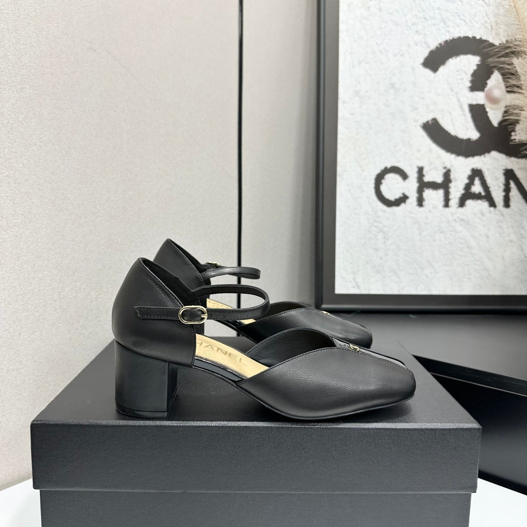CC 2026 Mary Jane Sandals 65 Black Beige Cowhide 668122
