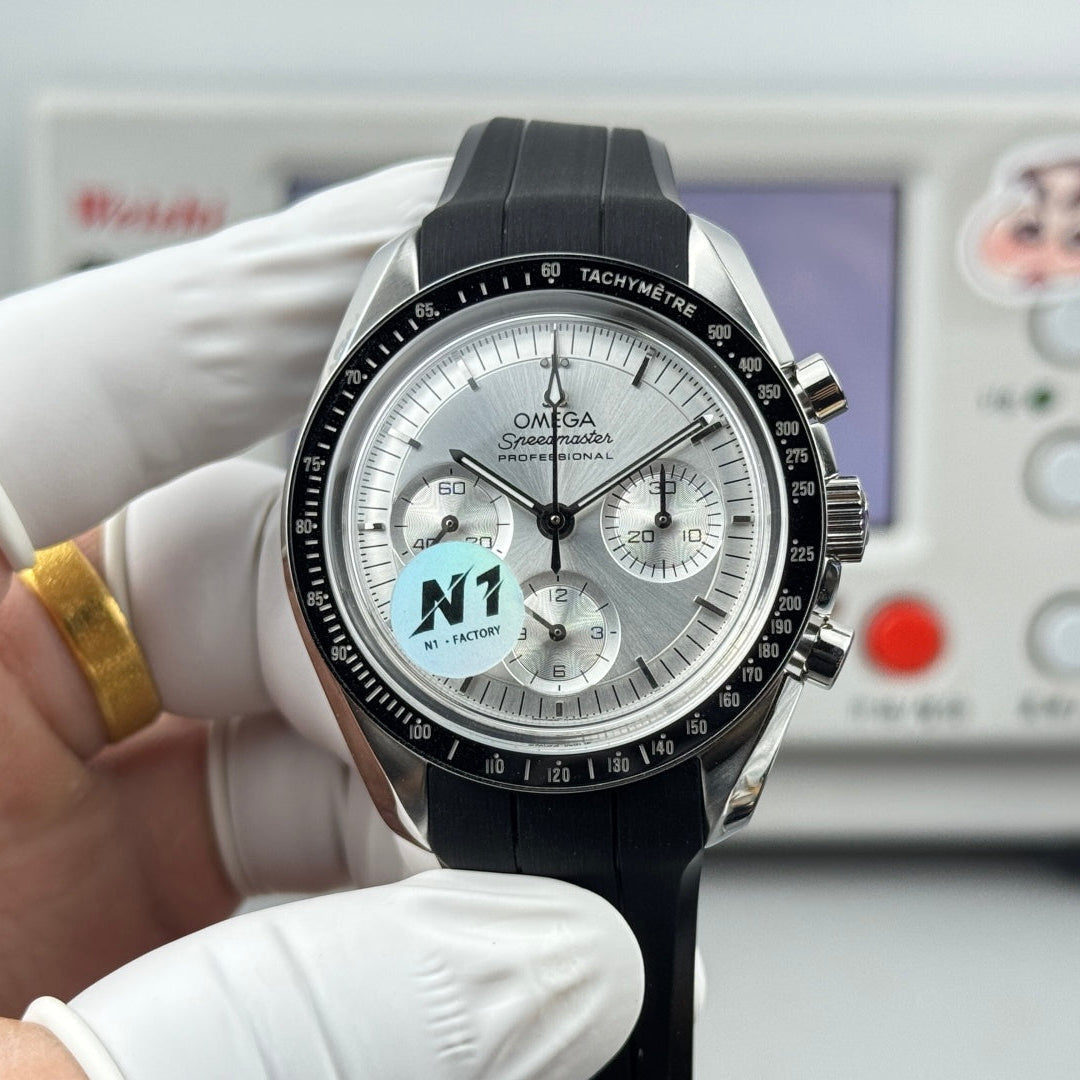 Omega Speedmaster Moonwatch Professional 42mm Silver Dial Black Rubber
