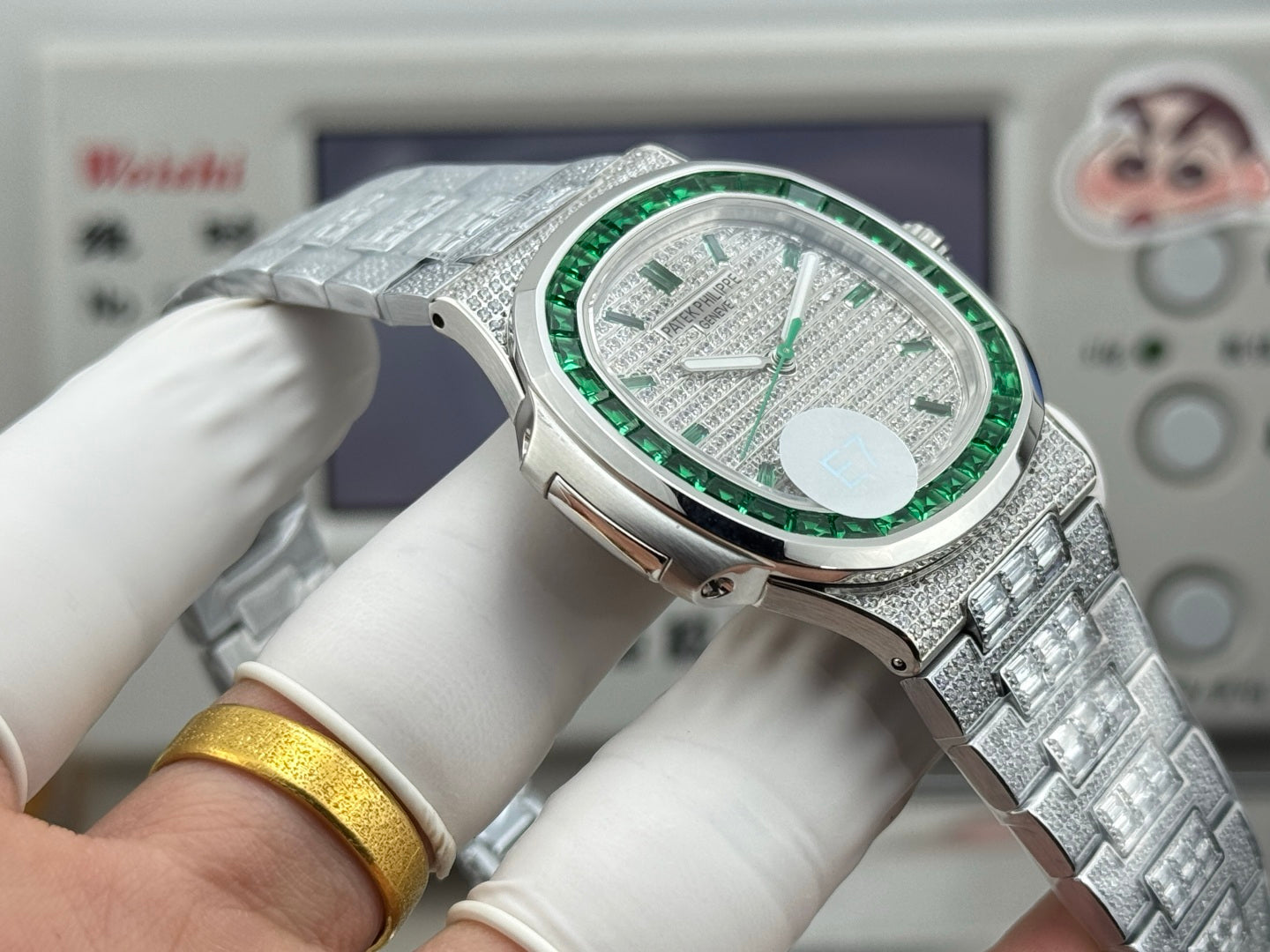 Patek Philippe Nautilus 40mm Emerald Green Benzel With Diamond Watch