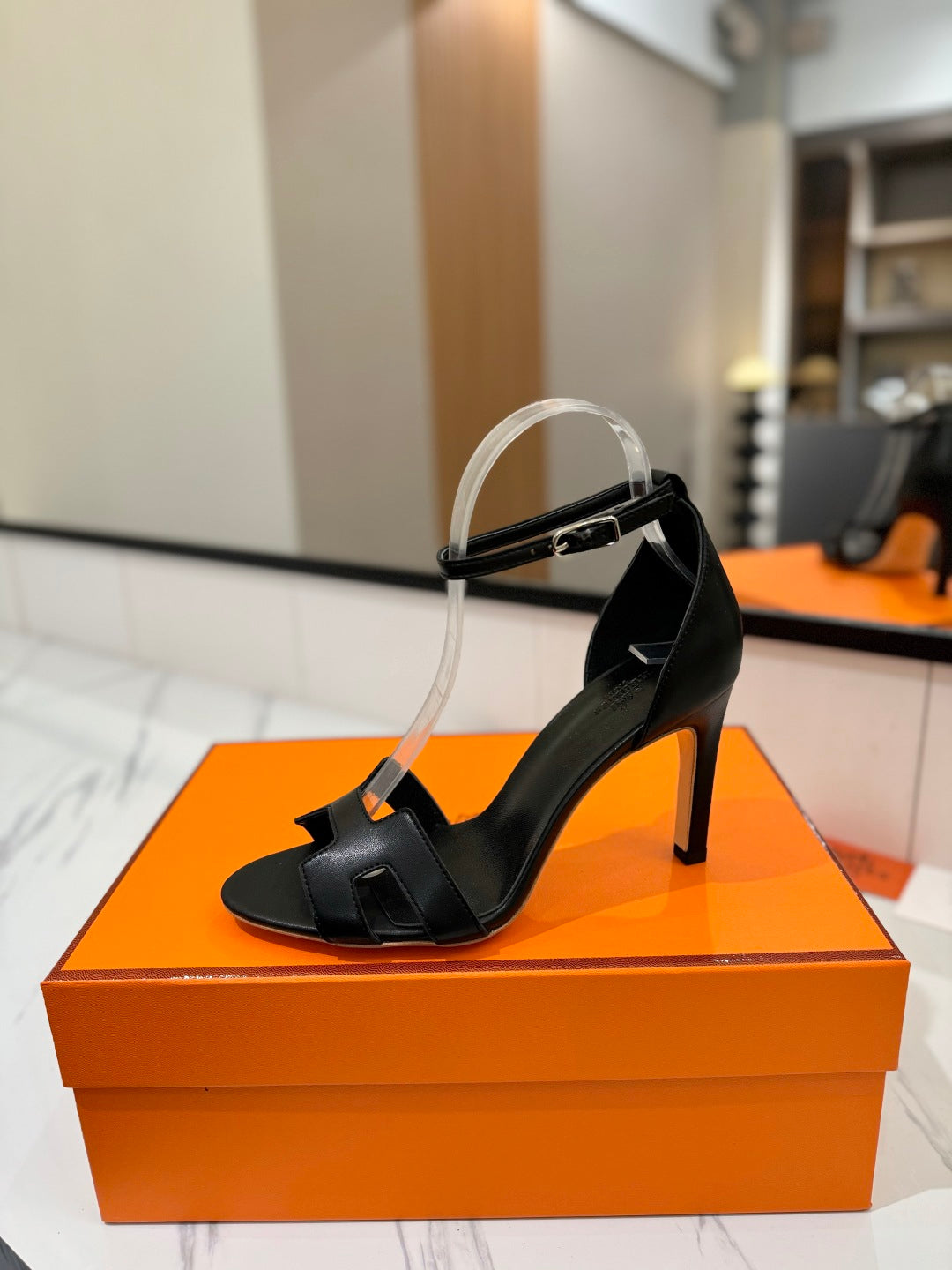 HM Joy 90mm Heeled Sandals Black Flat Cowhide 294917