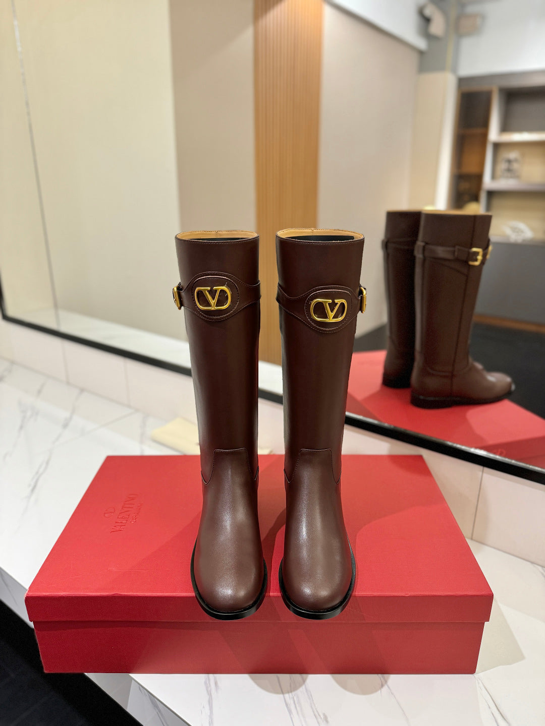 Valentino 25 Garavani Vlogo Signature Round Toe Brown Chocolate Calfskin Boots 505542