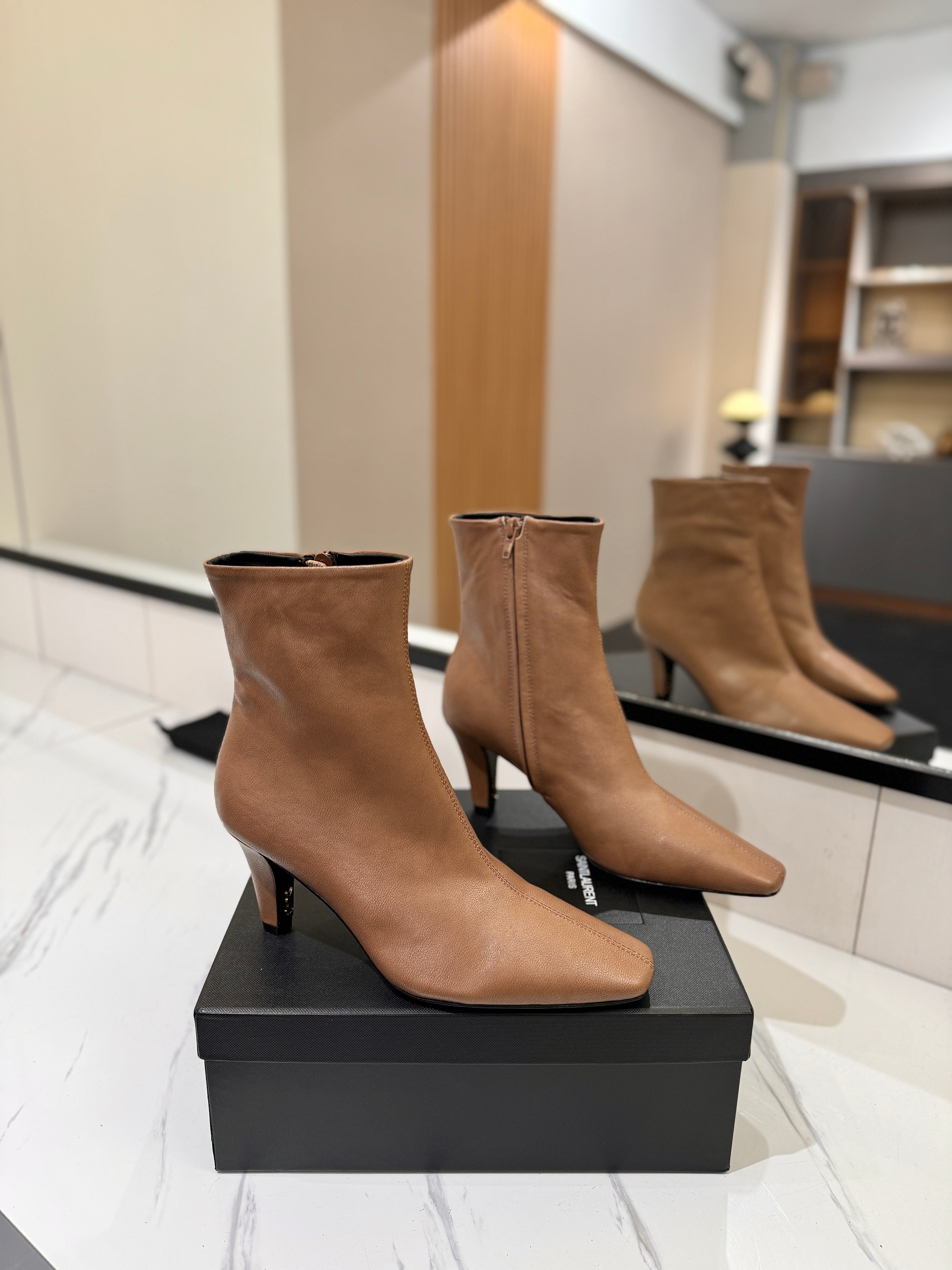 YSL 25  High-heeled Boot Light Brown Cowhide 520774