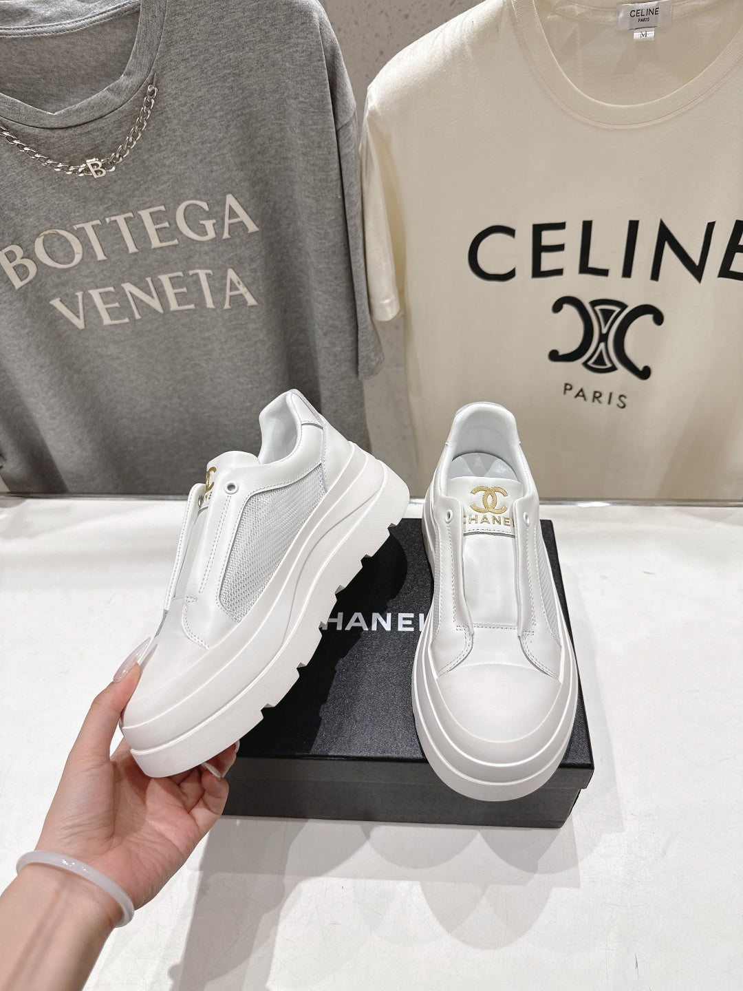 Chanel 2026 Sneaker Mesh Cowhide 852664