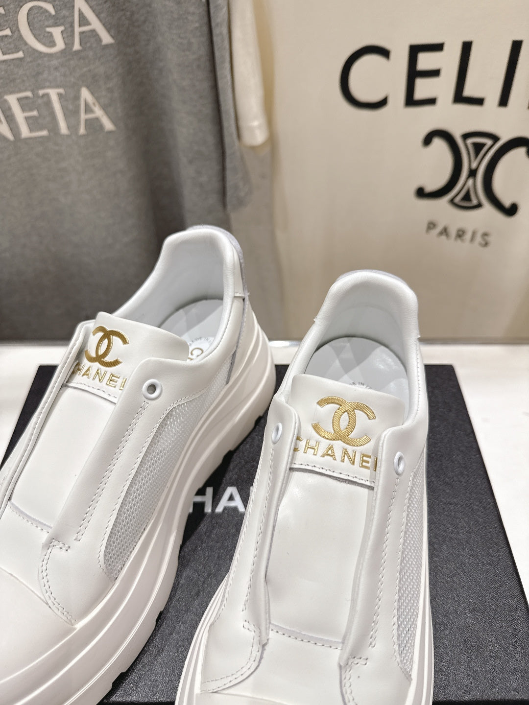 Chanel 2026 Sneaker Mesh Cowhide 852664