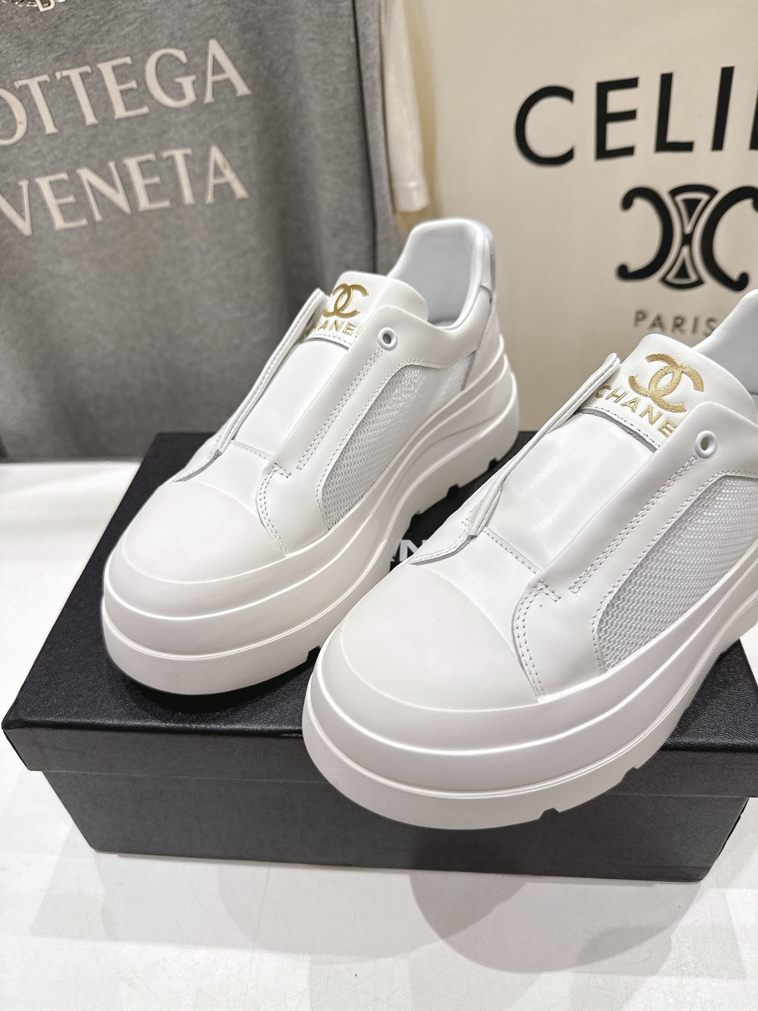 Chanel 2026 Sneaker Mesh Cowhide 852664