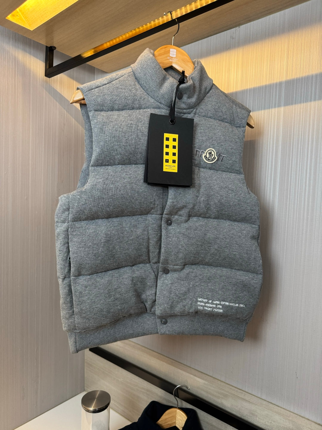 Moncler 25 Vest Wool Mix Polyester 285698
