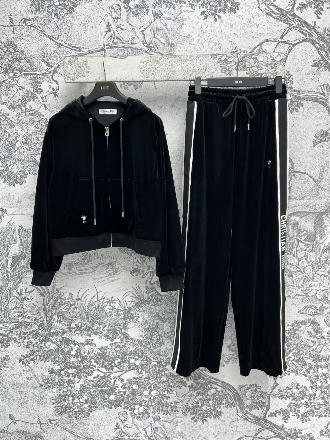 CD 25 Contrast Ribbon Suit Black velvet