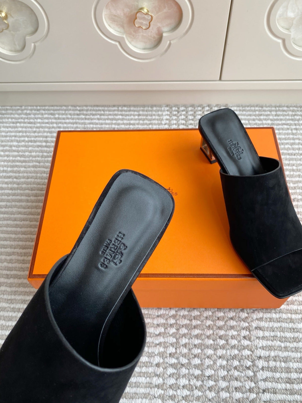 HM Kylie Mules Black Calfskin 316375