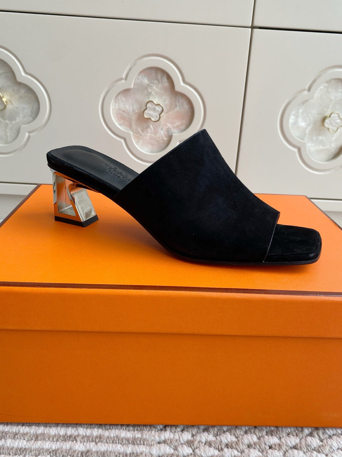 HM Kylie Mules Black Calfskin 316375