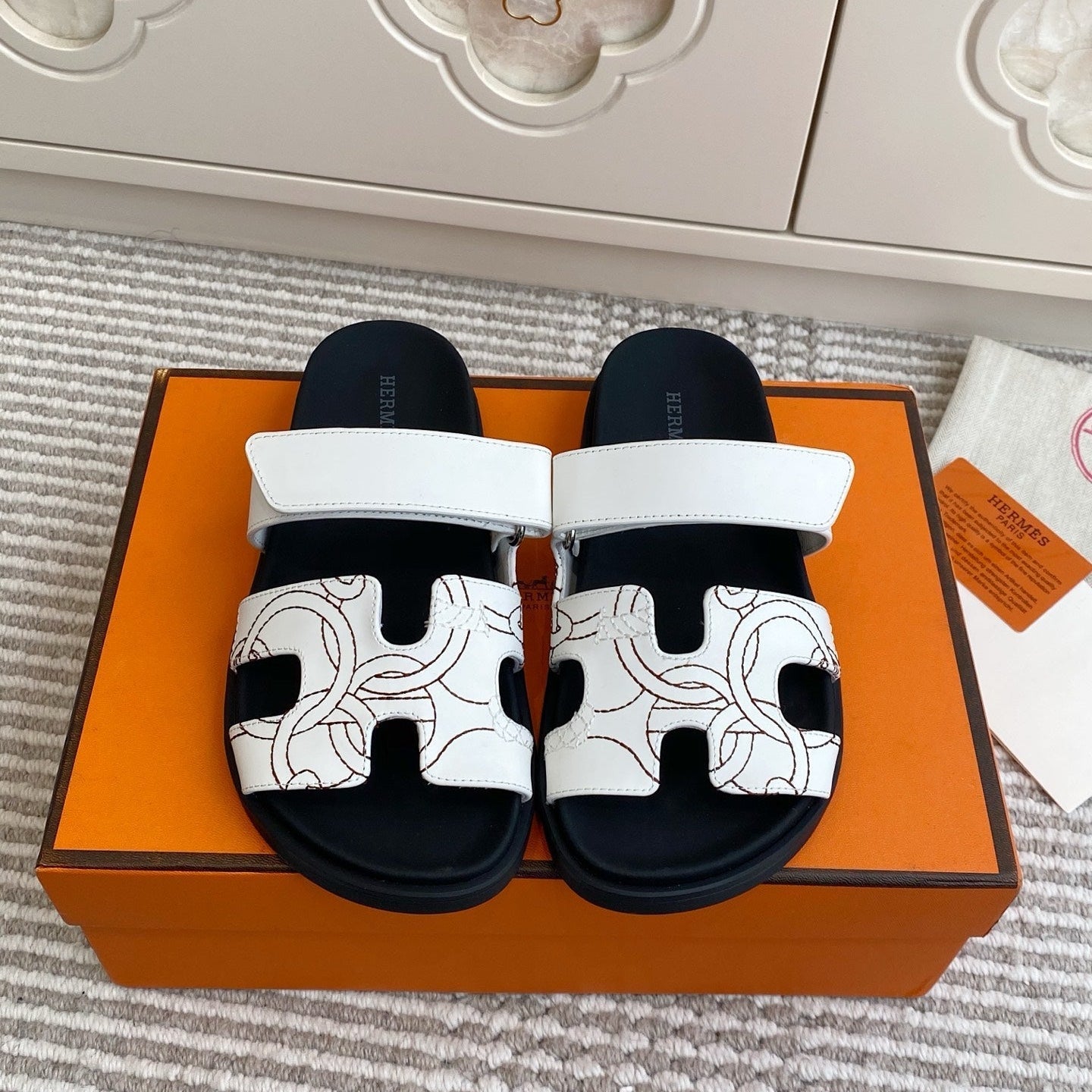 HM 2026 Velcro Slippers White Sheepskin 667458