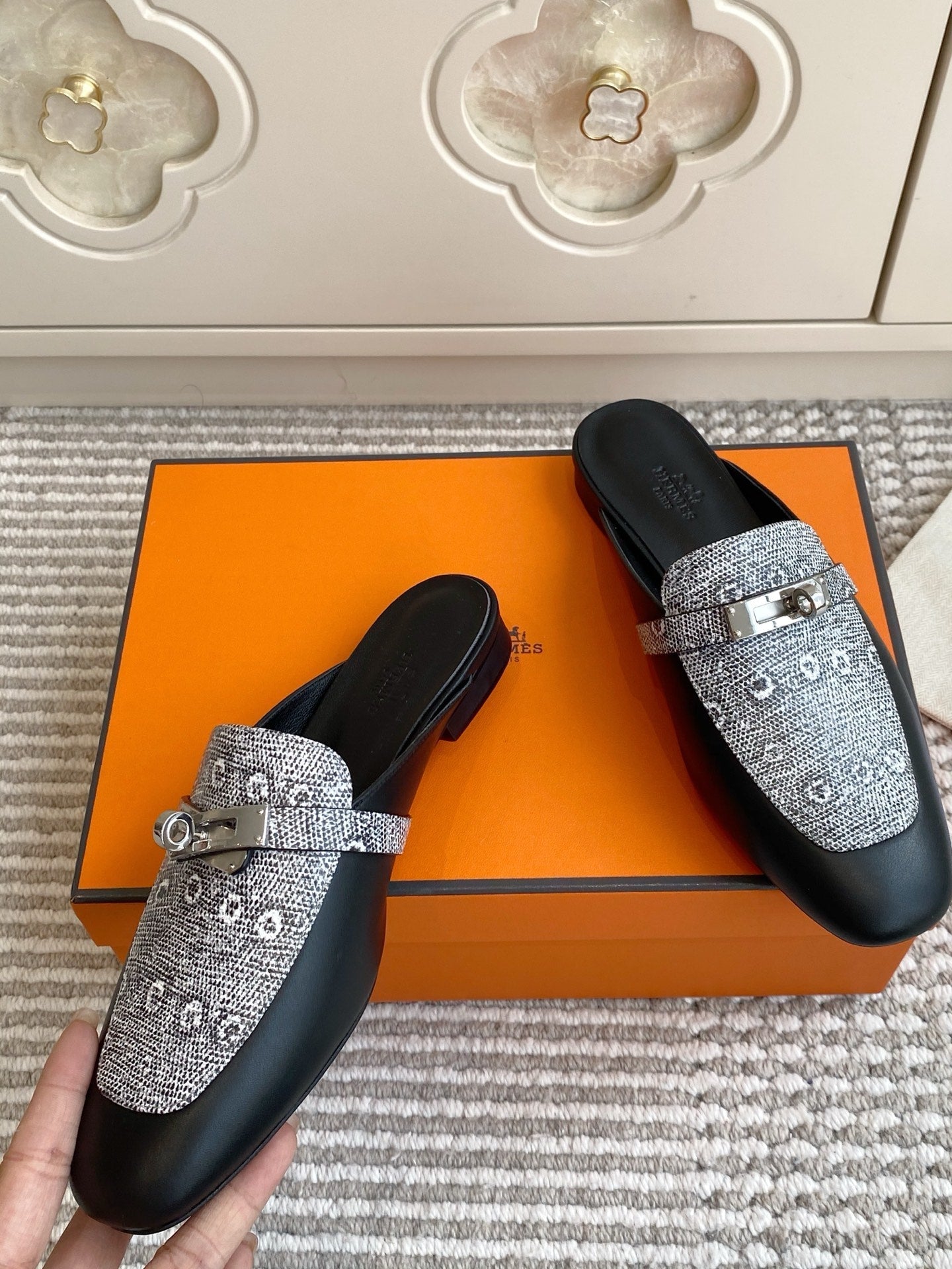 HM Oz Mules Calfskin 858870