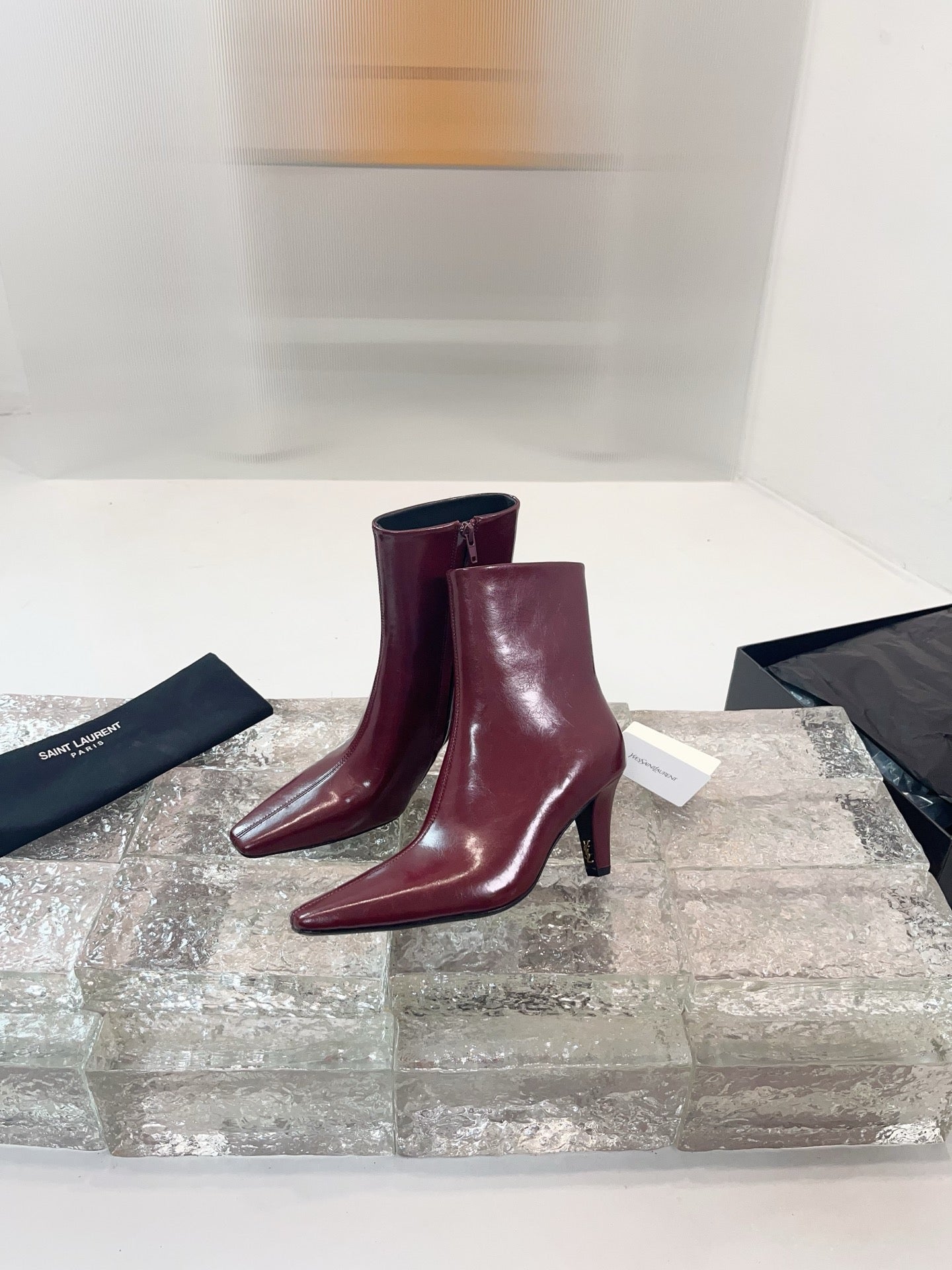 YSL 25  High-heeled Boot Burgundy Cowhide 522266