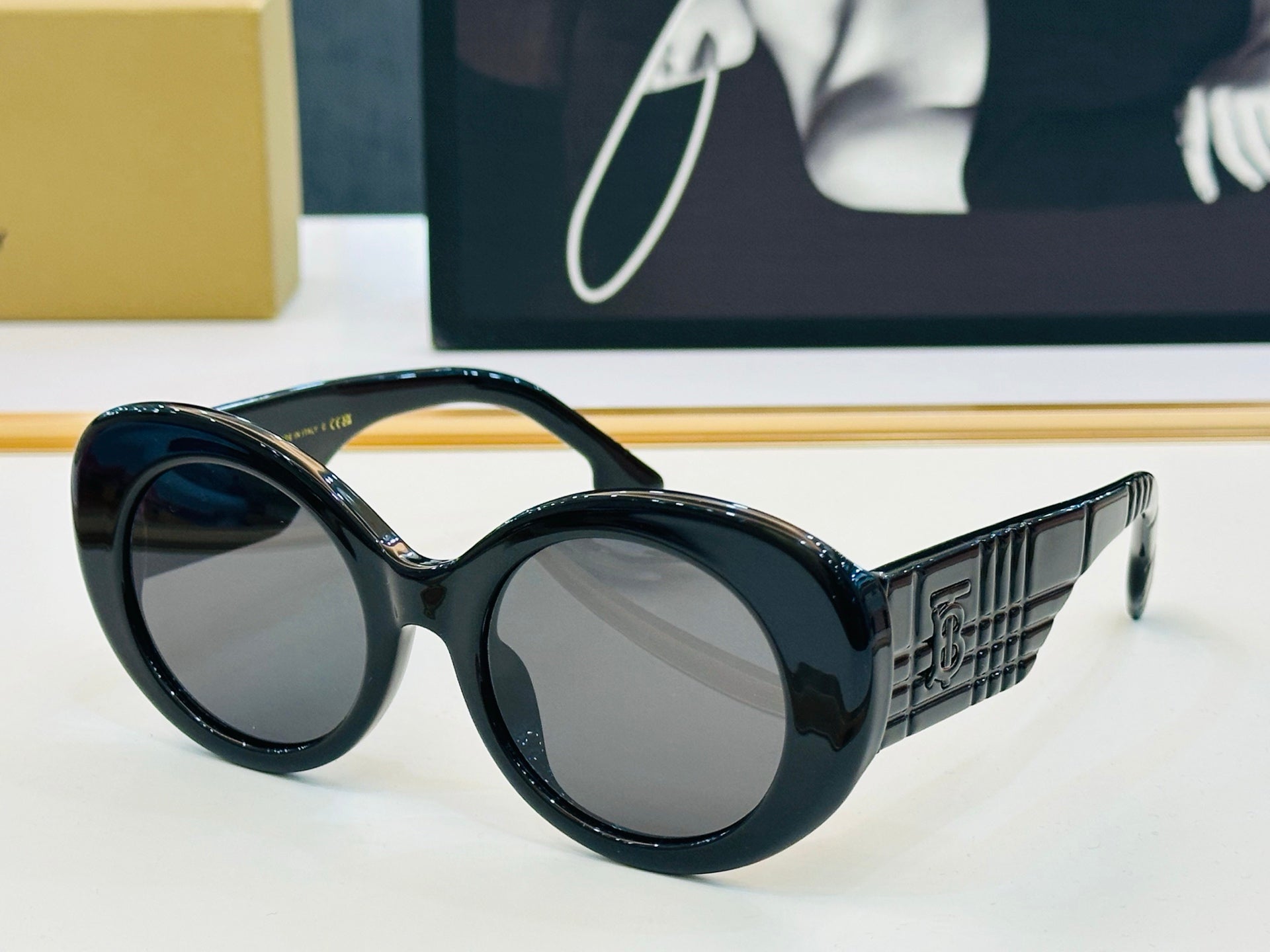 Burberry Sunglasses 715004