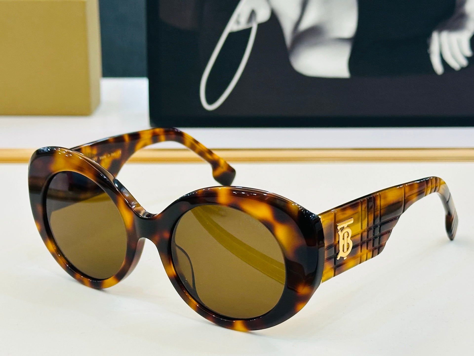 Burberry Sunglasses 715004