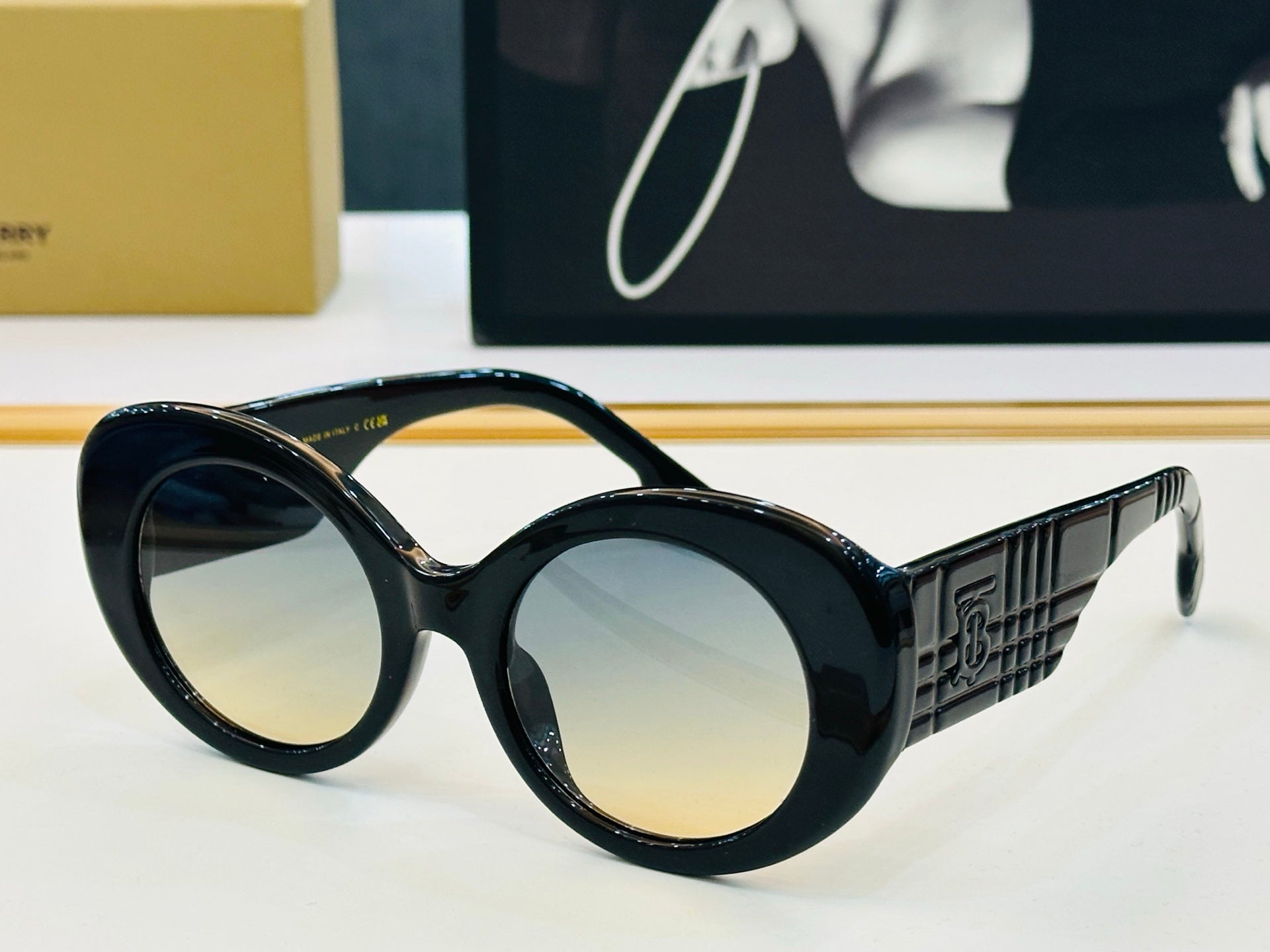 Burberry Sunglasses 715004