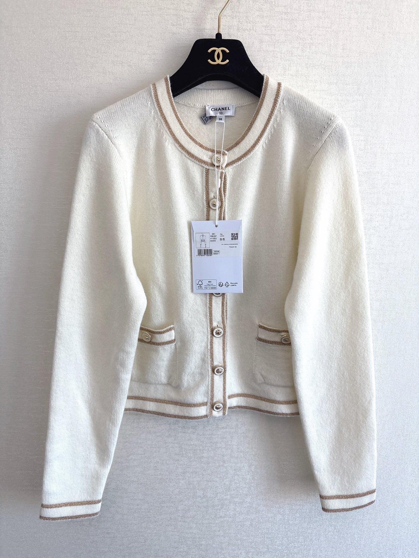 Chanel 2025 Crew Neck Long-sleeved Cardigan White Cashmere 329415