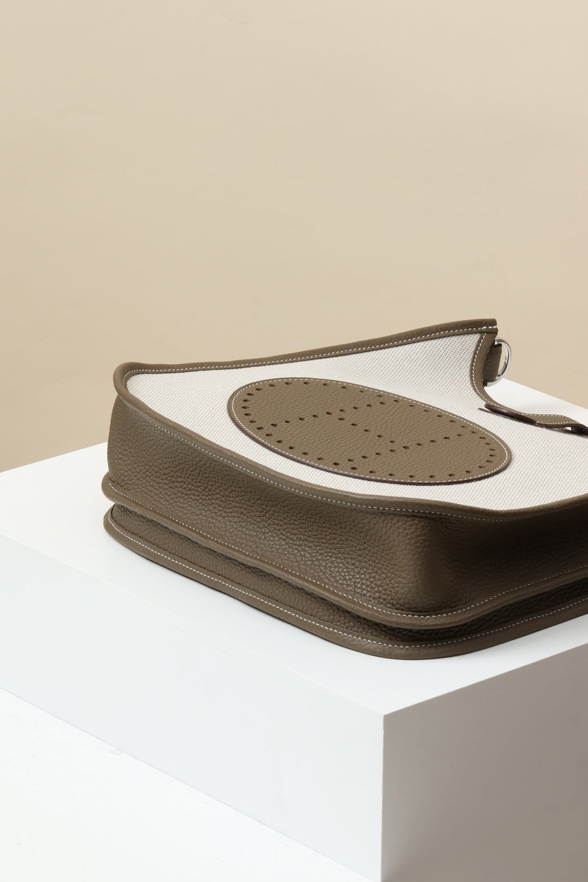 High-end Hermes 2026 Evelyne III Bag 30cm Clemence Calfskin Canvas