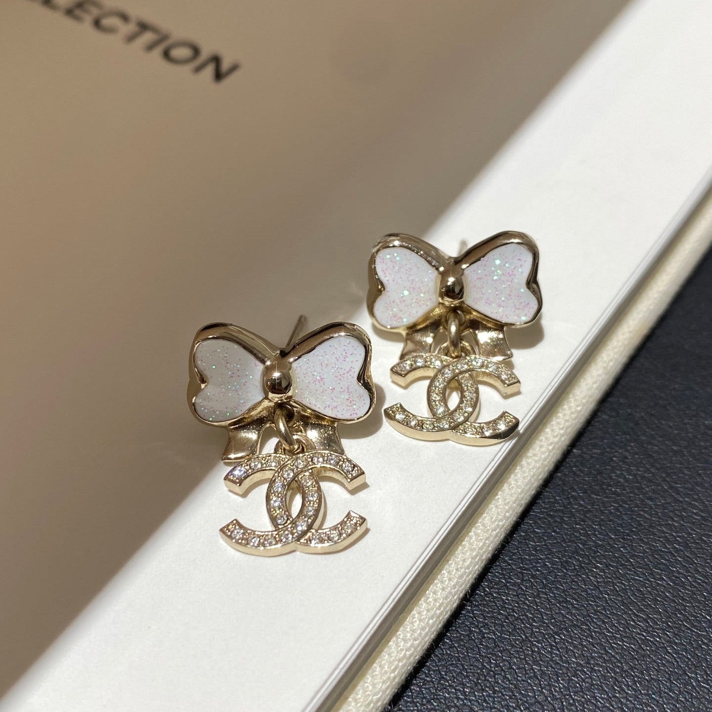 CC Fine Sparkling Bow Gold Mop Earrings