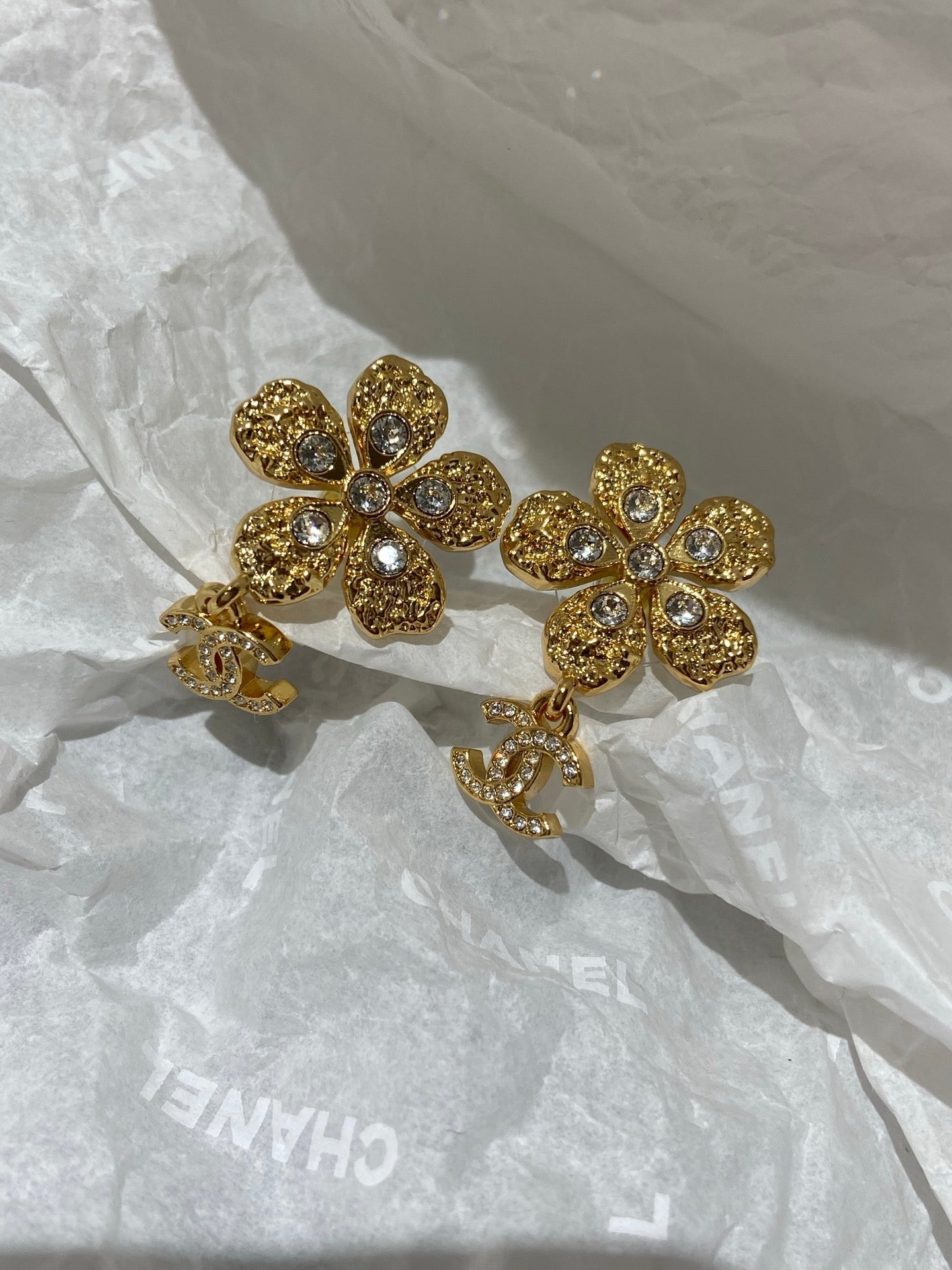 CC Vintage Flower Gold Diamond Earrings