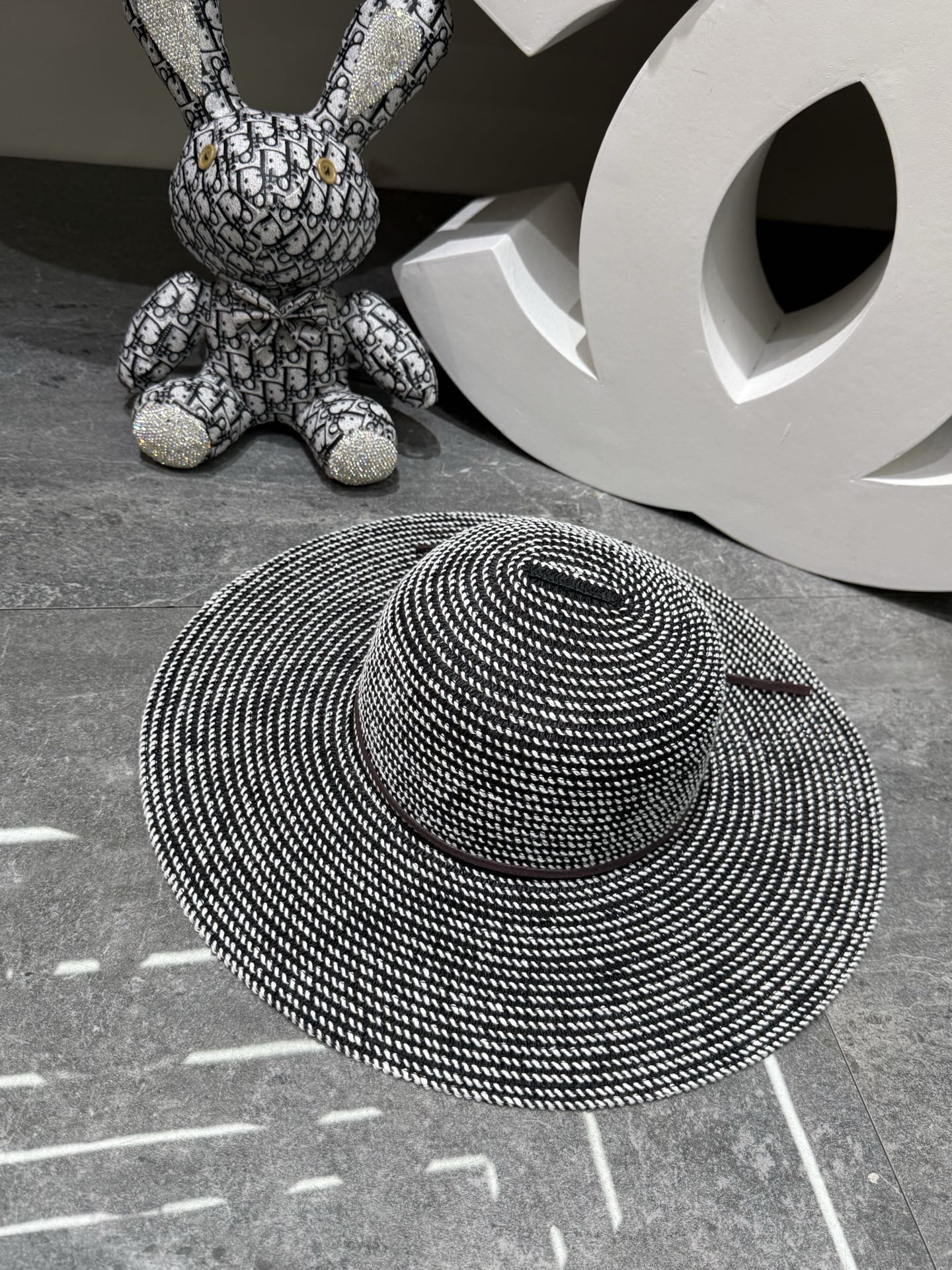 YSL Wide Brim Straw Hat 280800