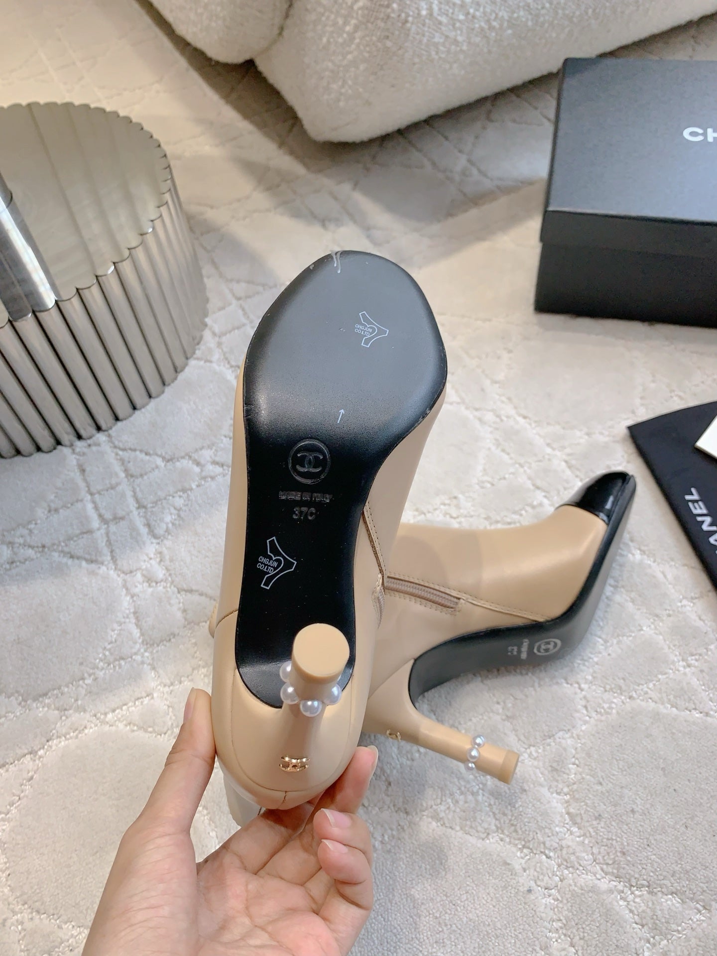 CC 25 Pearl Heel Boot Beige Calfskin 516655