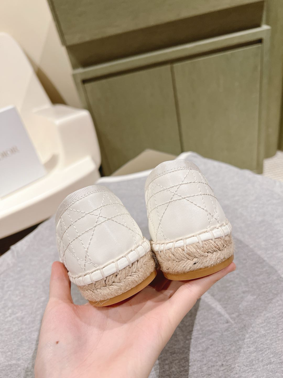 CD 26s Loafers Embroidery White Cowhide 653264