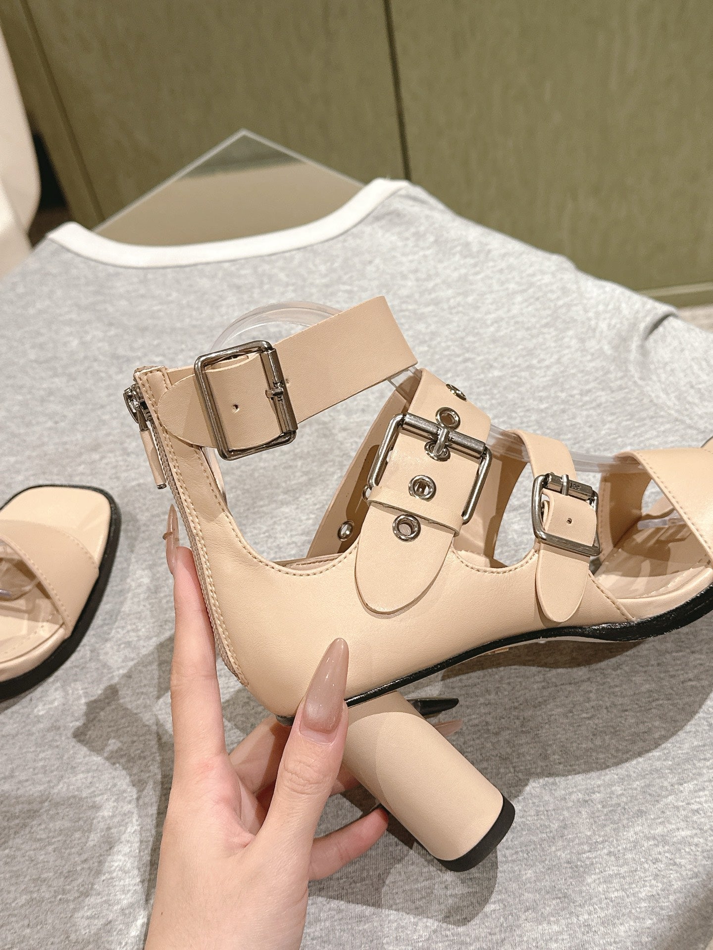 CD 26s High Heel Sandal 65 Beige Sheepskin 661538