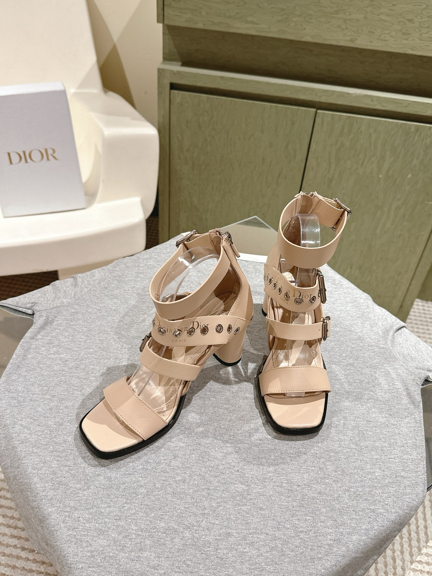 CD 26s High Heel Sandal 65 Beige Sheepskin 661538