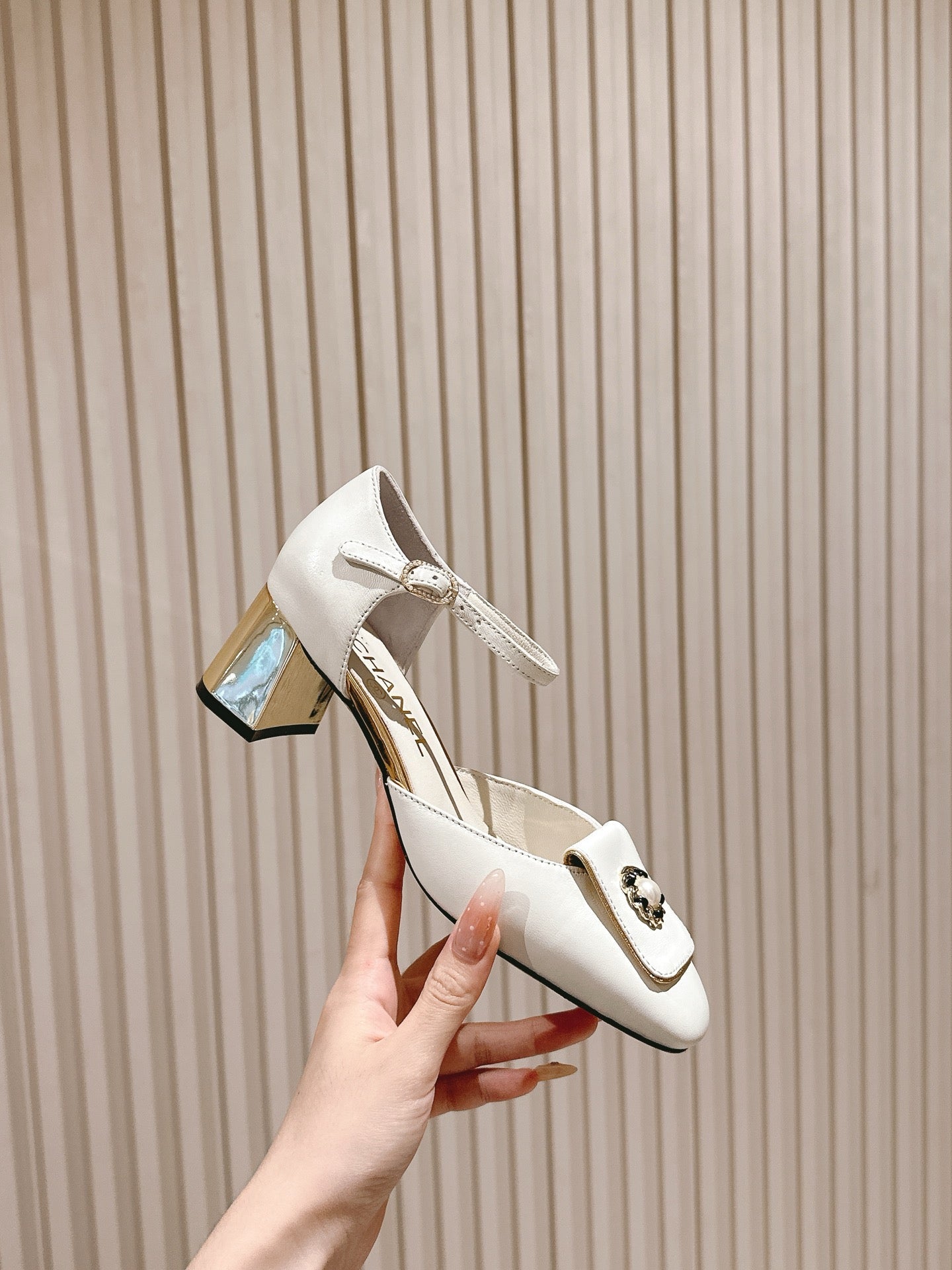CC 26s Mary Jane Sandals 65 White Sheepskin 658472