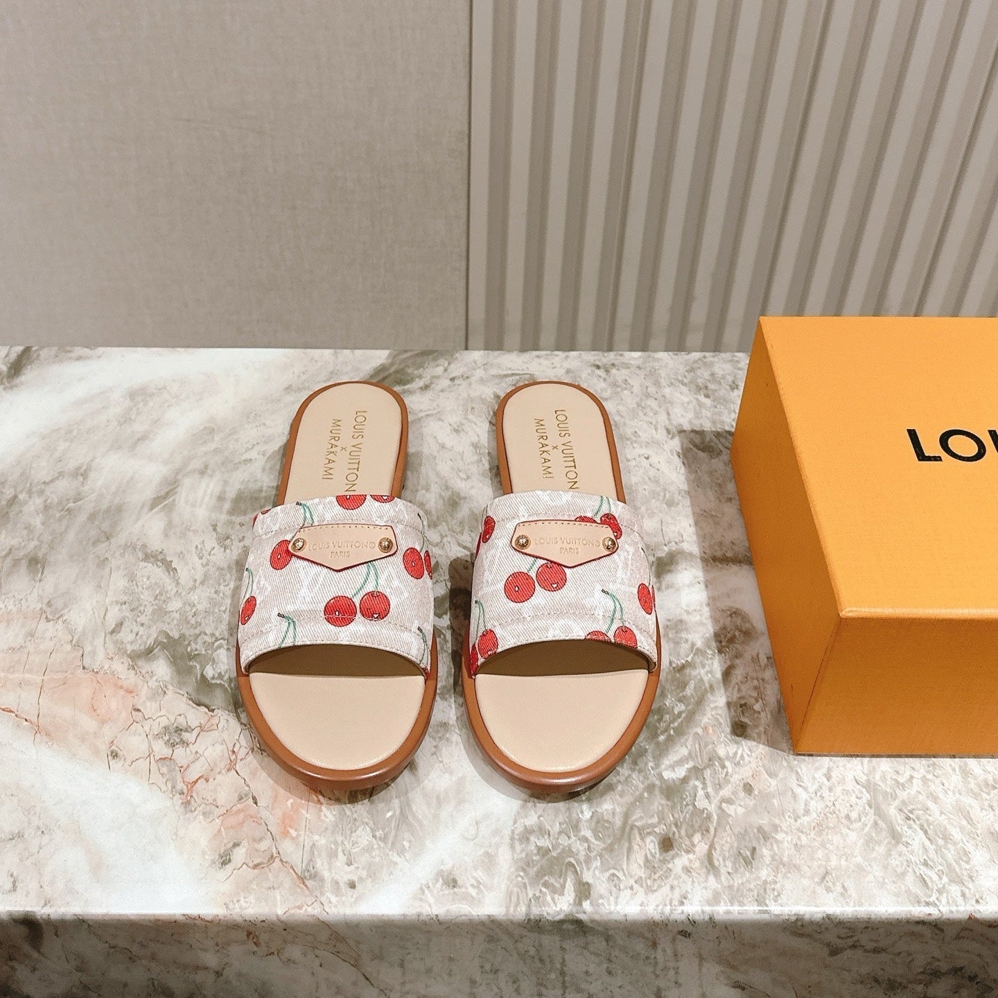 LV 26ss Slippers Beige White Red Denim Leather 656932