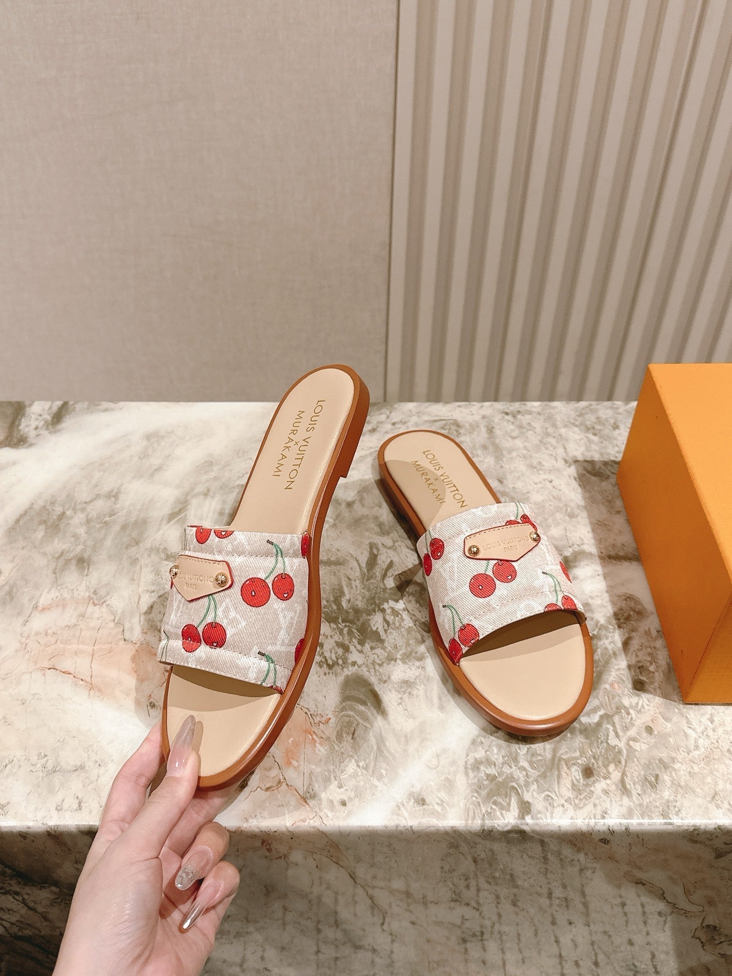 LV 26ss Slippers Beige White Red Denim Leather 656932