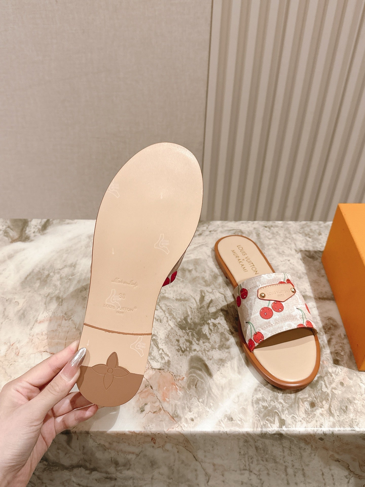 LV 26ss Slippers Beige White Red Denim Leather 656932