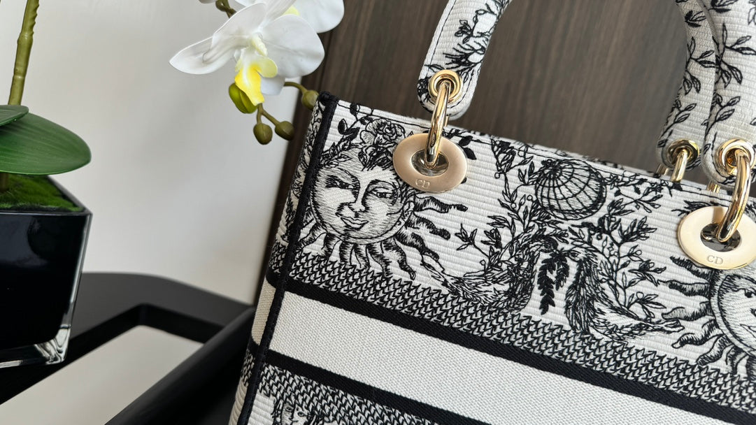 medium lady 24 black white sun embroidery canvas